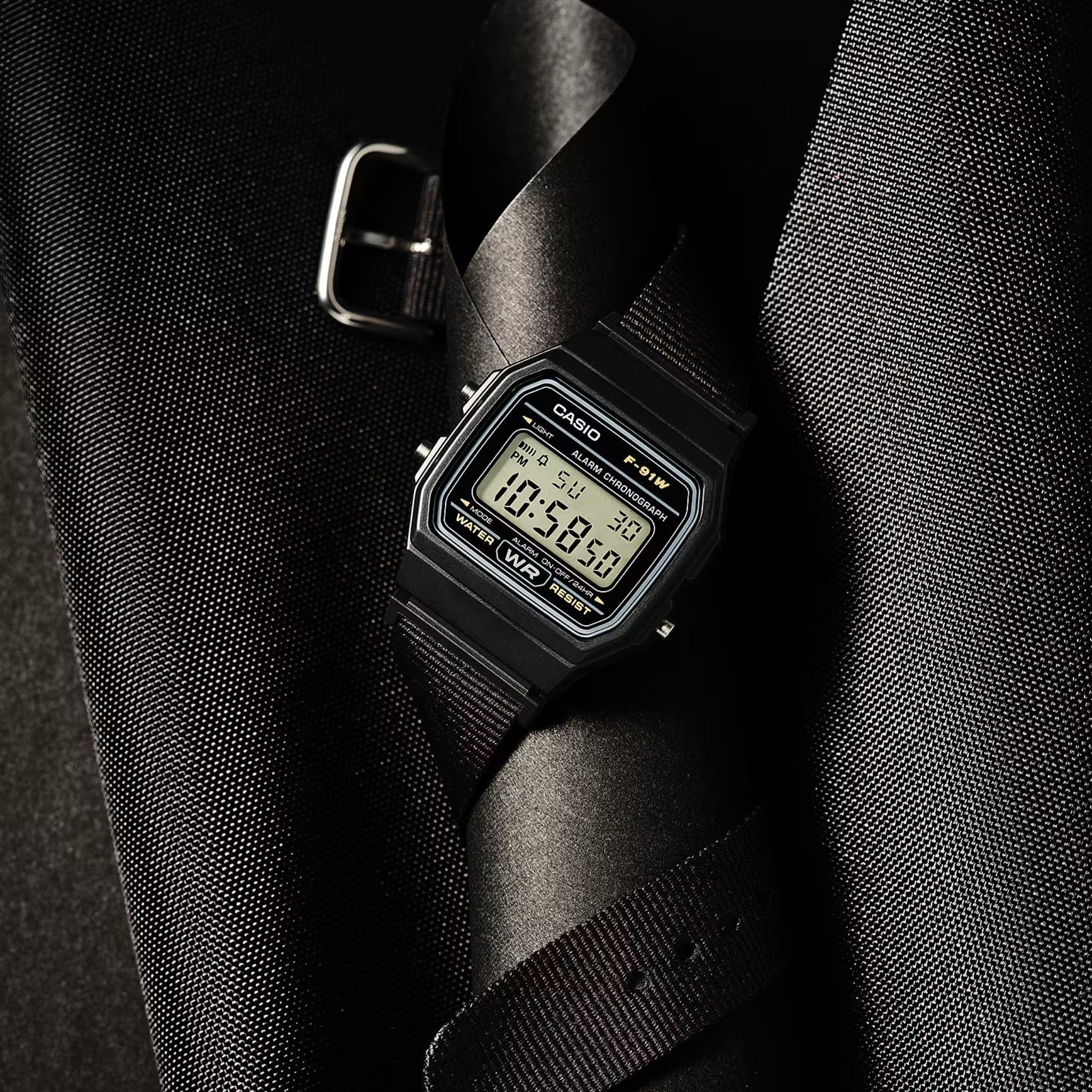 Montre Casio Mixte F-91WF-1A Quartz Digitale Noir