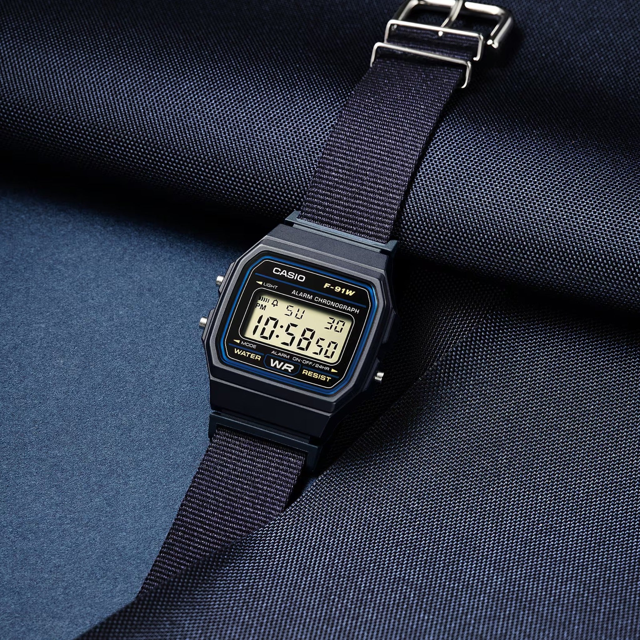 Montre Casio Mixte F-91WF-2A Quartz Digitale Bleu