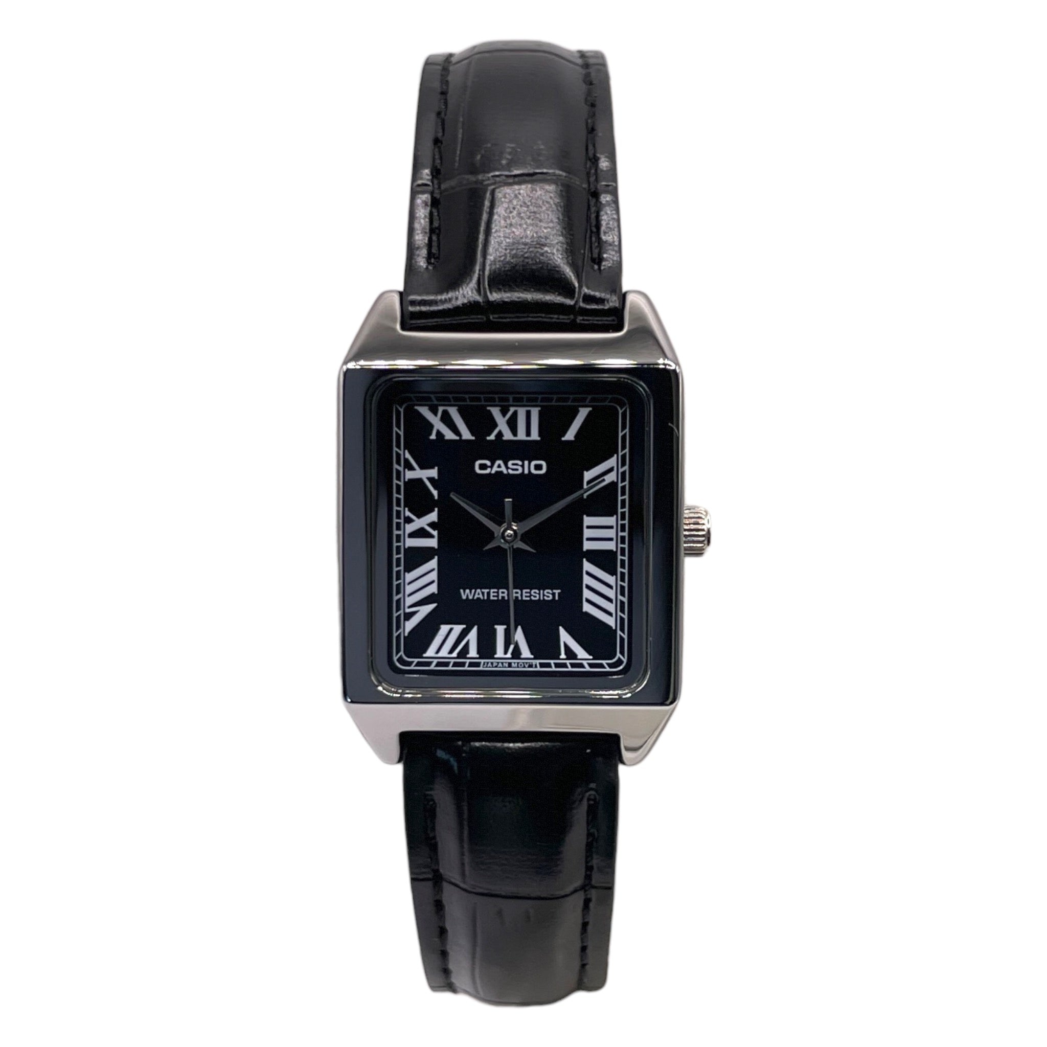 Montre Casio rectangulaire pour femme, chiffres romains et fond noir, vue de face