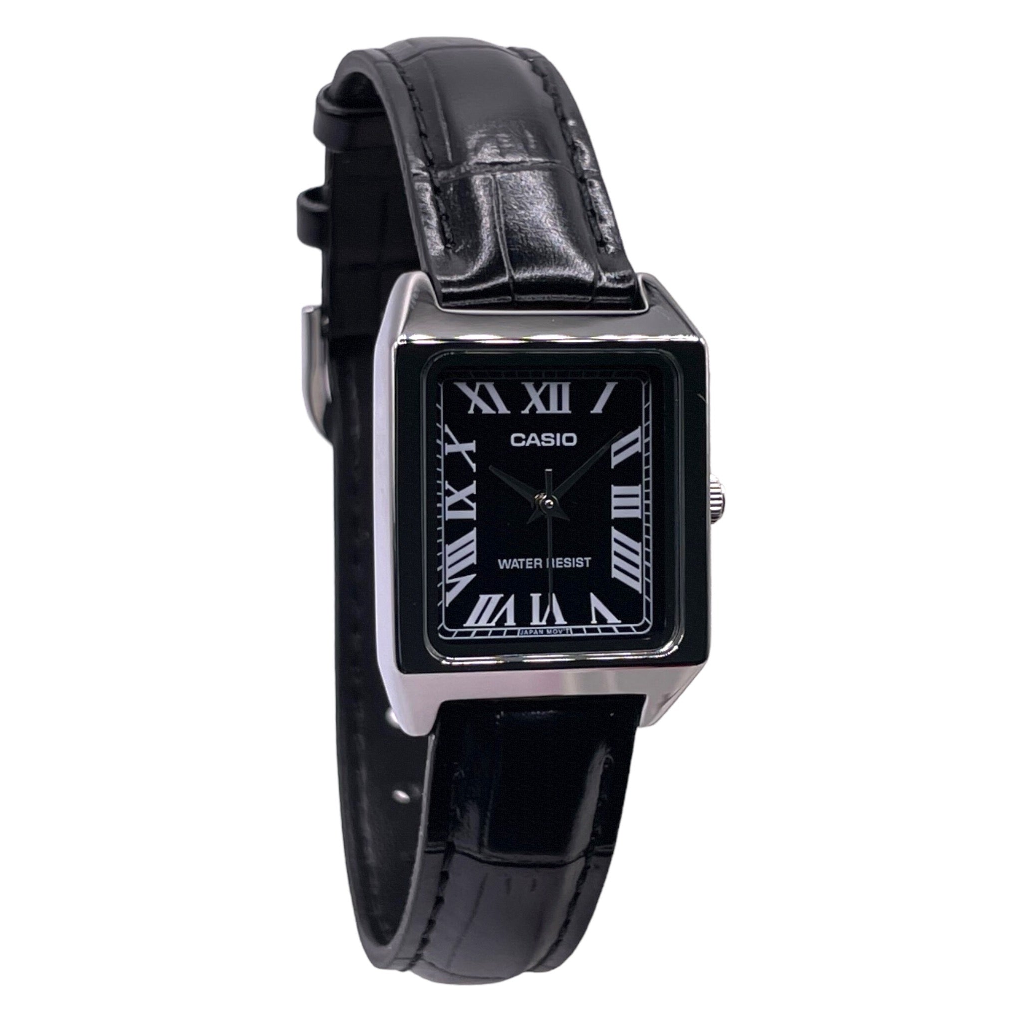 Montre Casio rectangulaire pour femme, chiffres romains et fond noir, vue de côté