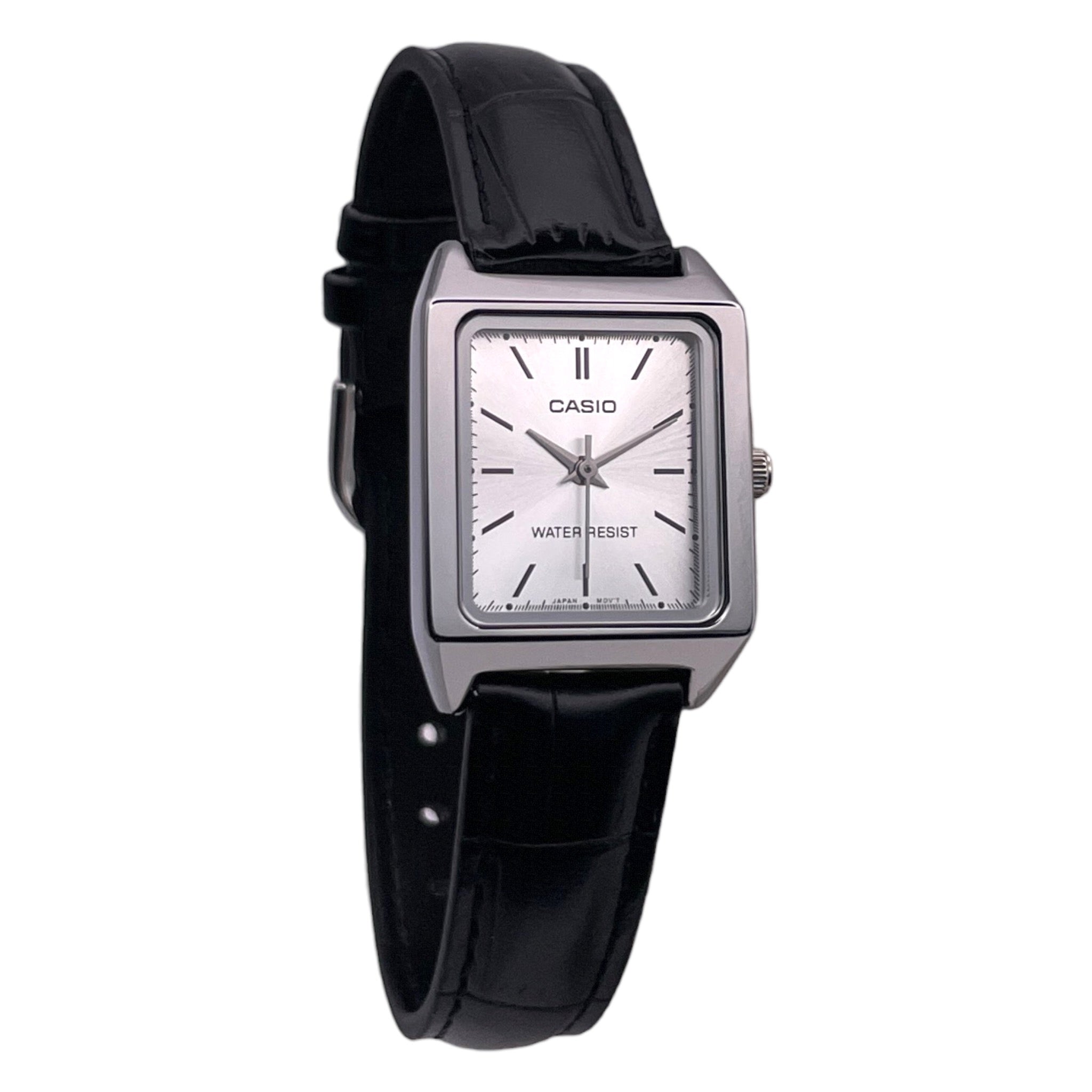 Montre Casio rectangulaire pour femme, cadran argenté et bracelet en cuir noir, vue de côté