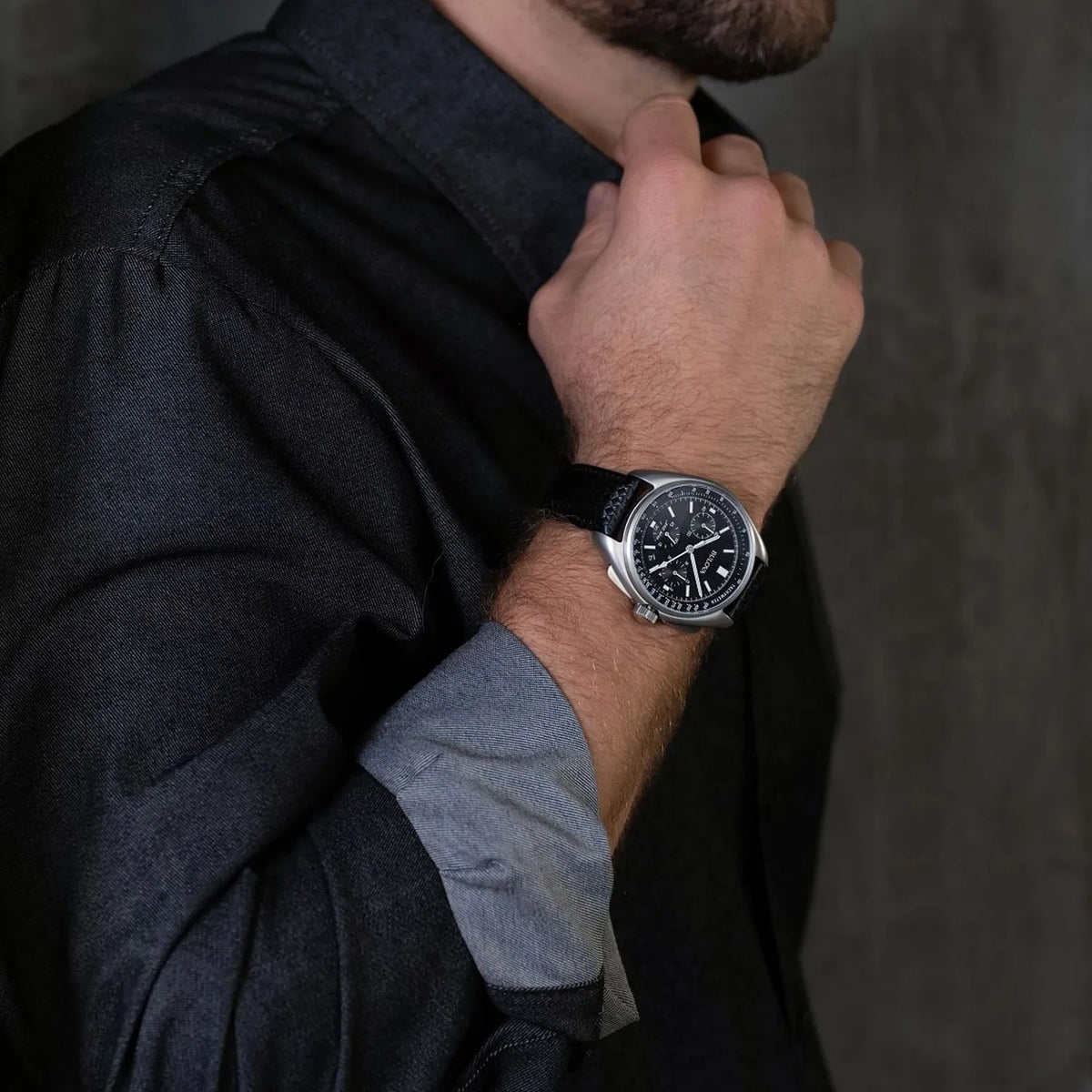 Bulova 96B251 Archive Series Chronograph 45mm Herrenuhr Schwarzes Leder