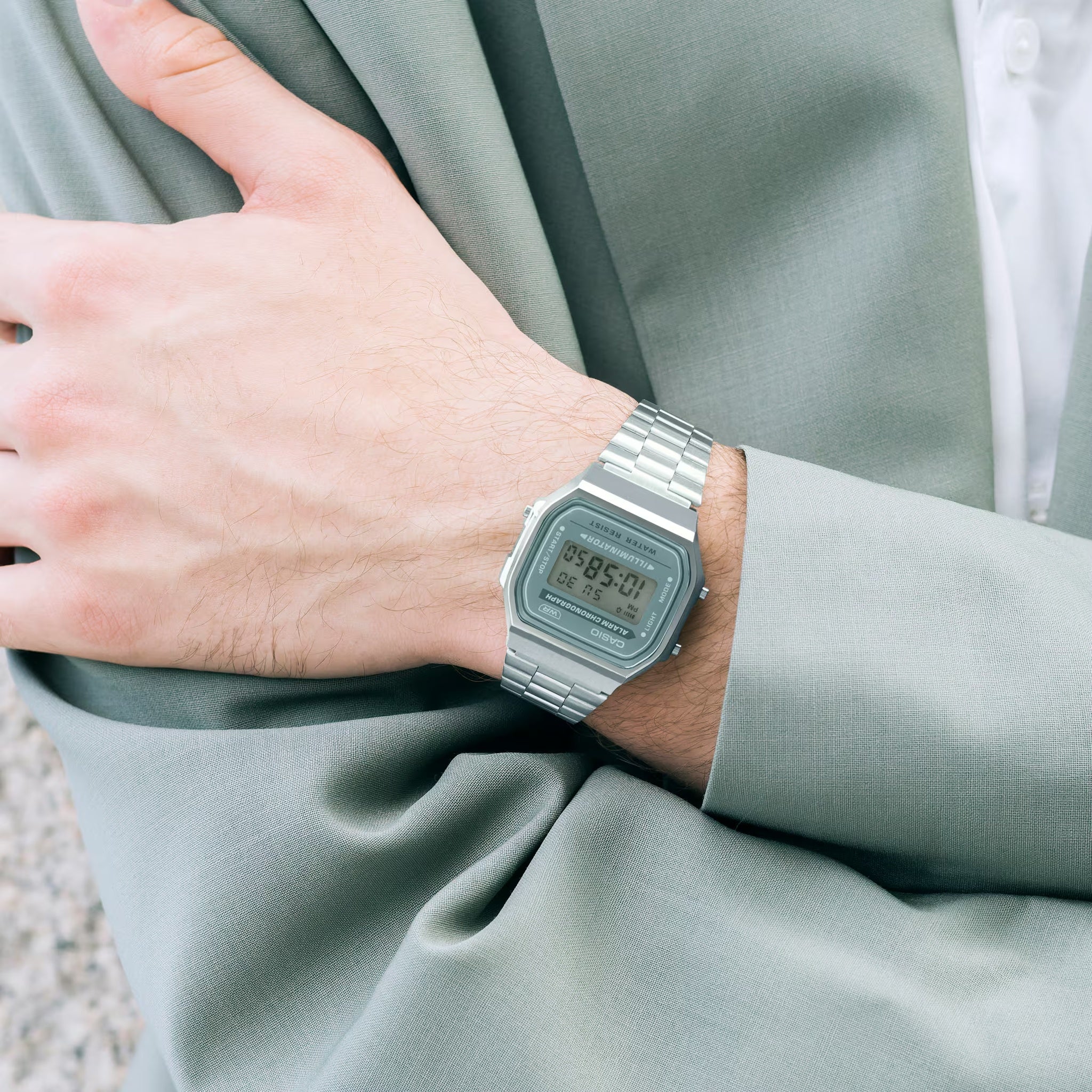 Montre Casio Mixte Vintage A168WA-3A Quartz Digitale Argent Gris