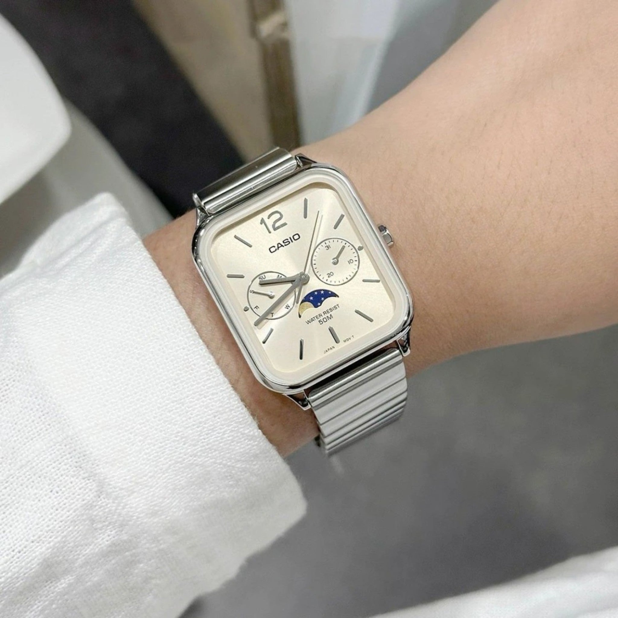 Casio Standard Men's Watch MTP-M305D-9A Moon Phase Champagne Quartz
