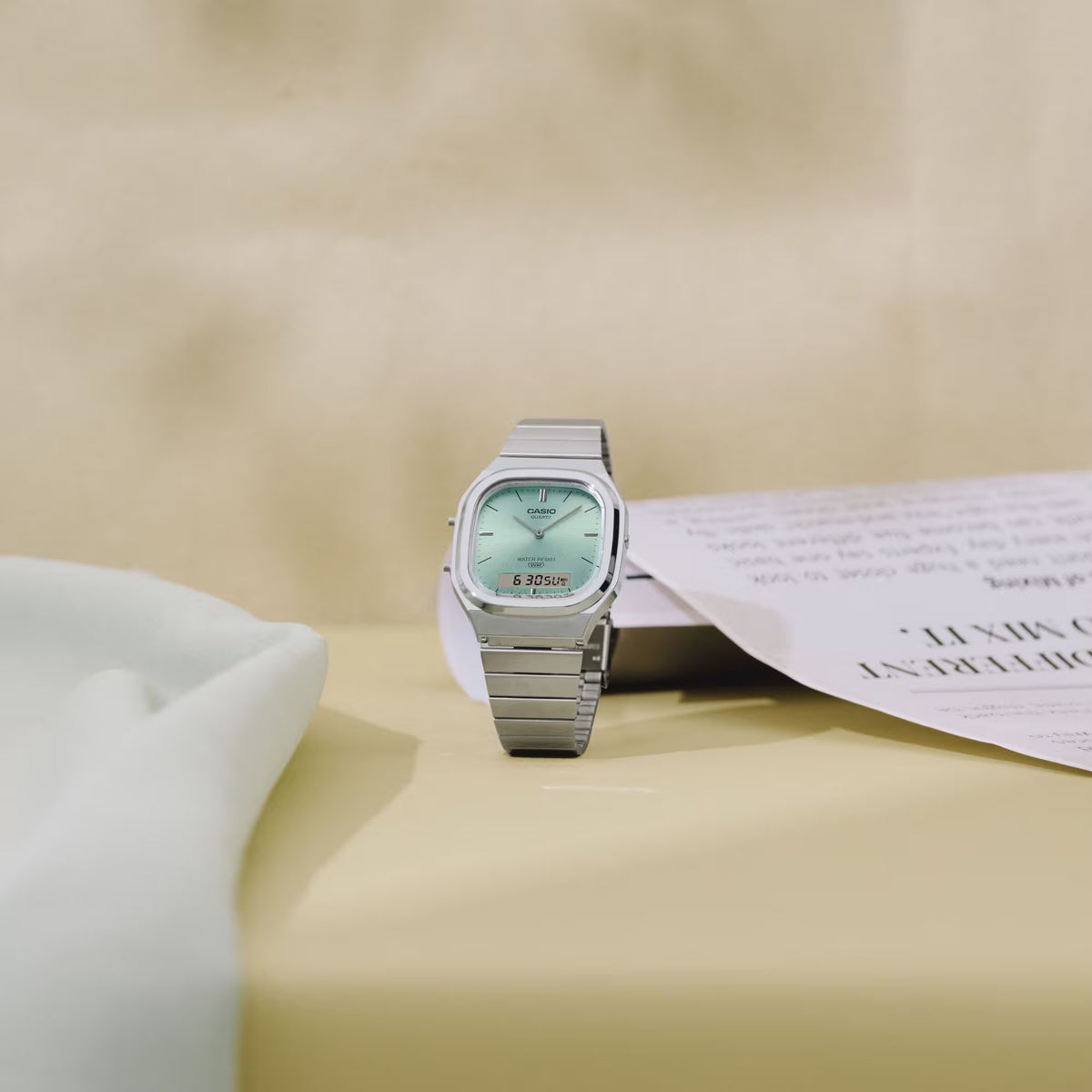 Montre Casio Vintage AQ-240E-2A Analogique / Digitale Bleu