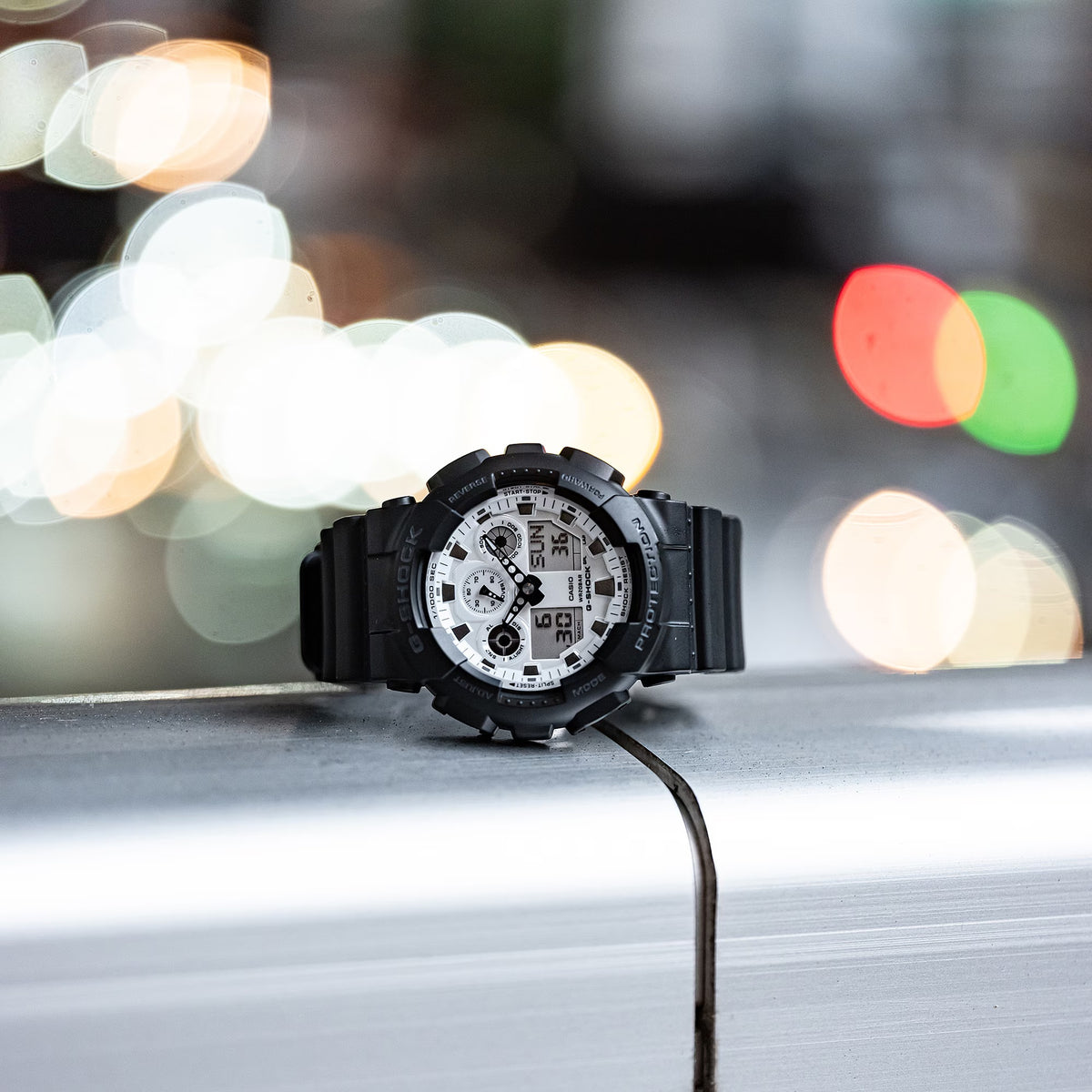 Casio G-Shock GA-100WD-1A Herrenuhr Schwarz Weiß