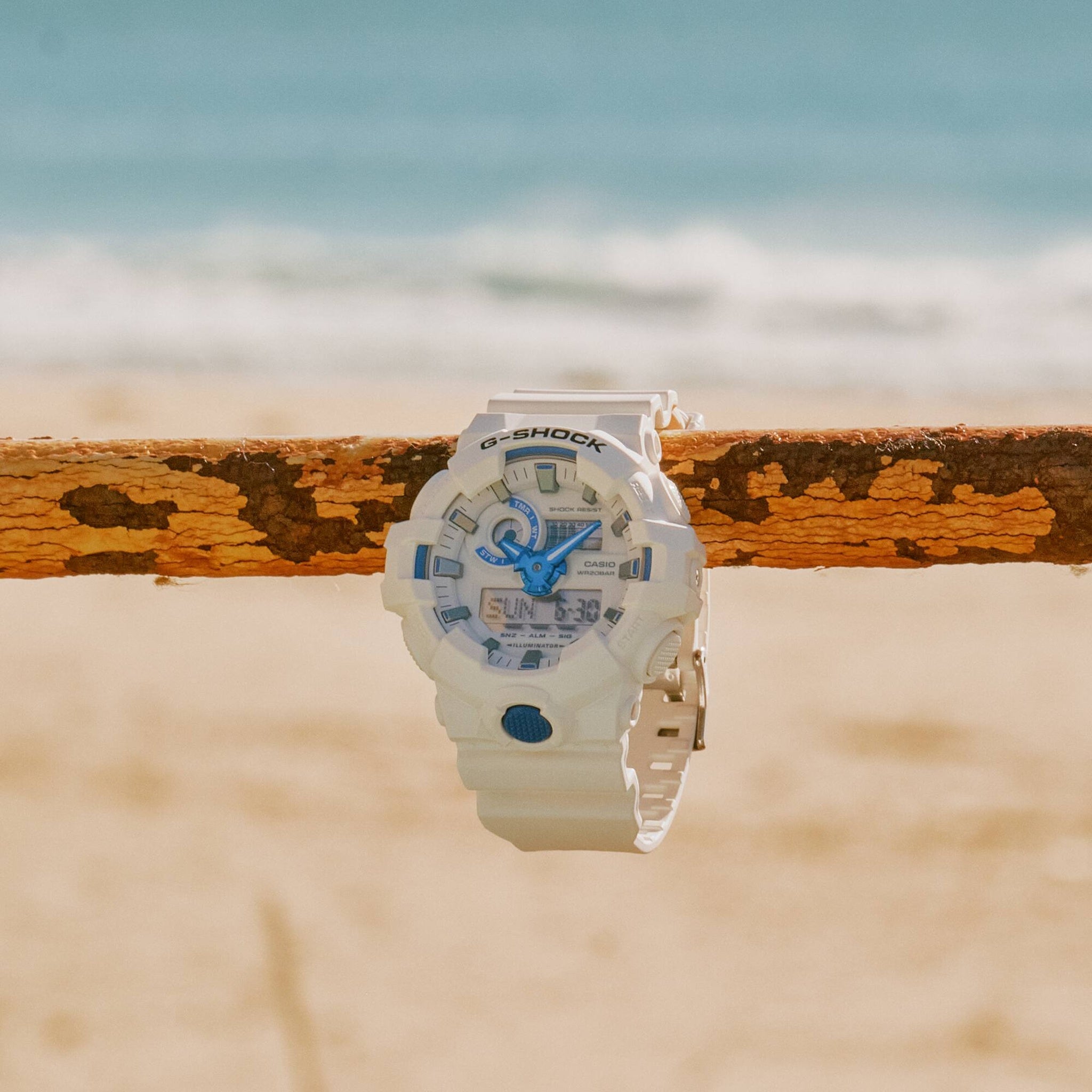 Montre Casio G-Shock GA-700HDS-7A Homme Blanc Bleu