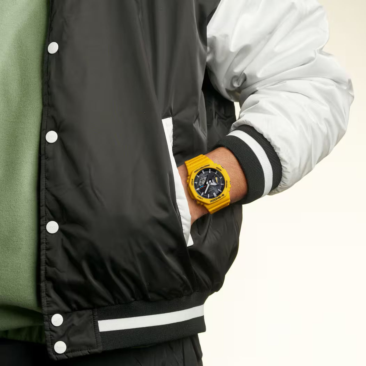 Casio G-Shock GA-B2100C-9A Herrenuhr Gelb