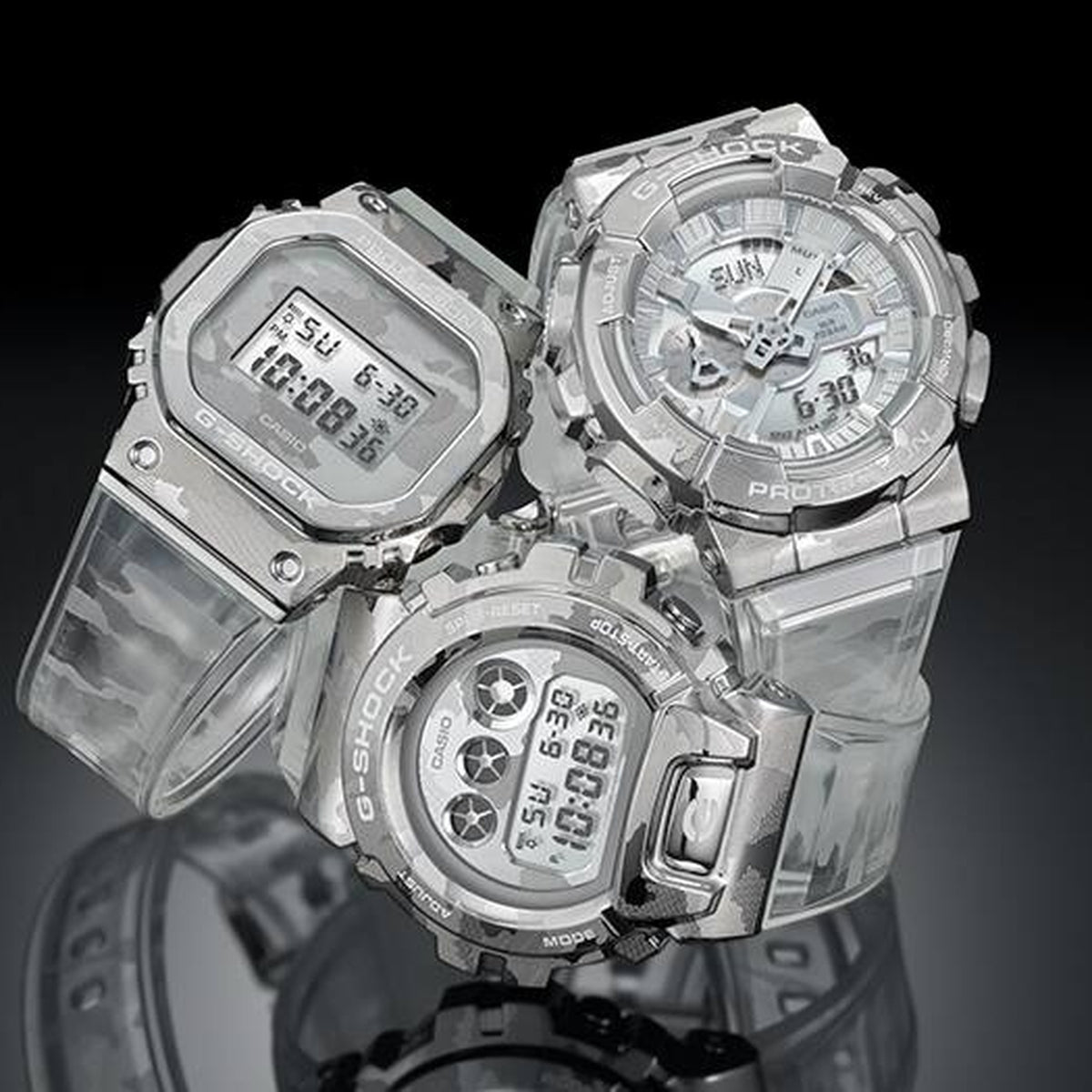 Casio G-Shock GM-110SCM-1A Herrenuhr Silber Tarnmuster