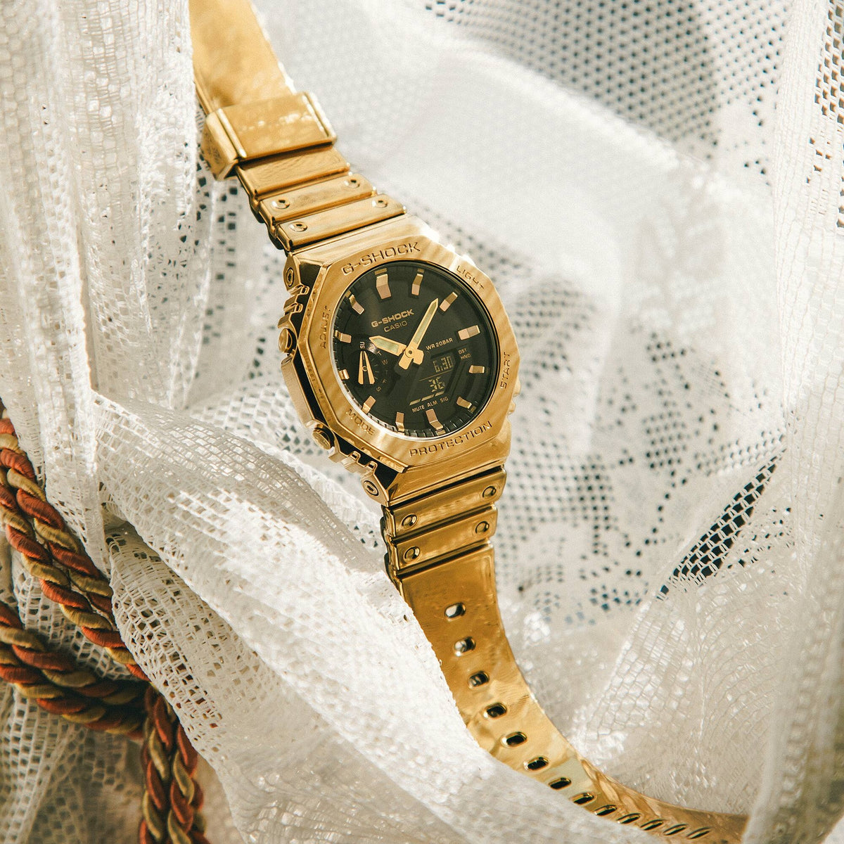 Casio G-Shock GM-2100YMG-9A Herrenuhr Gold Schwarz