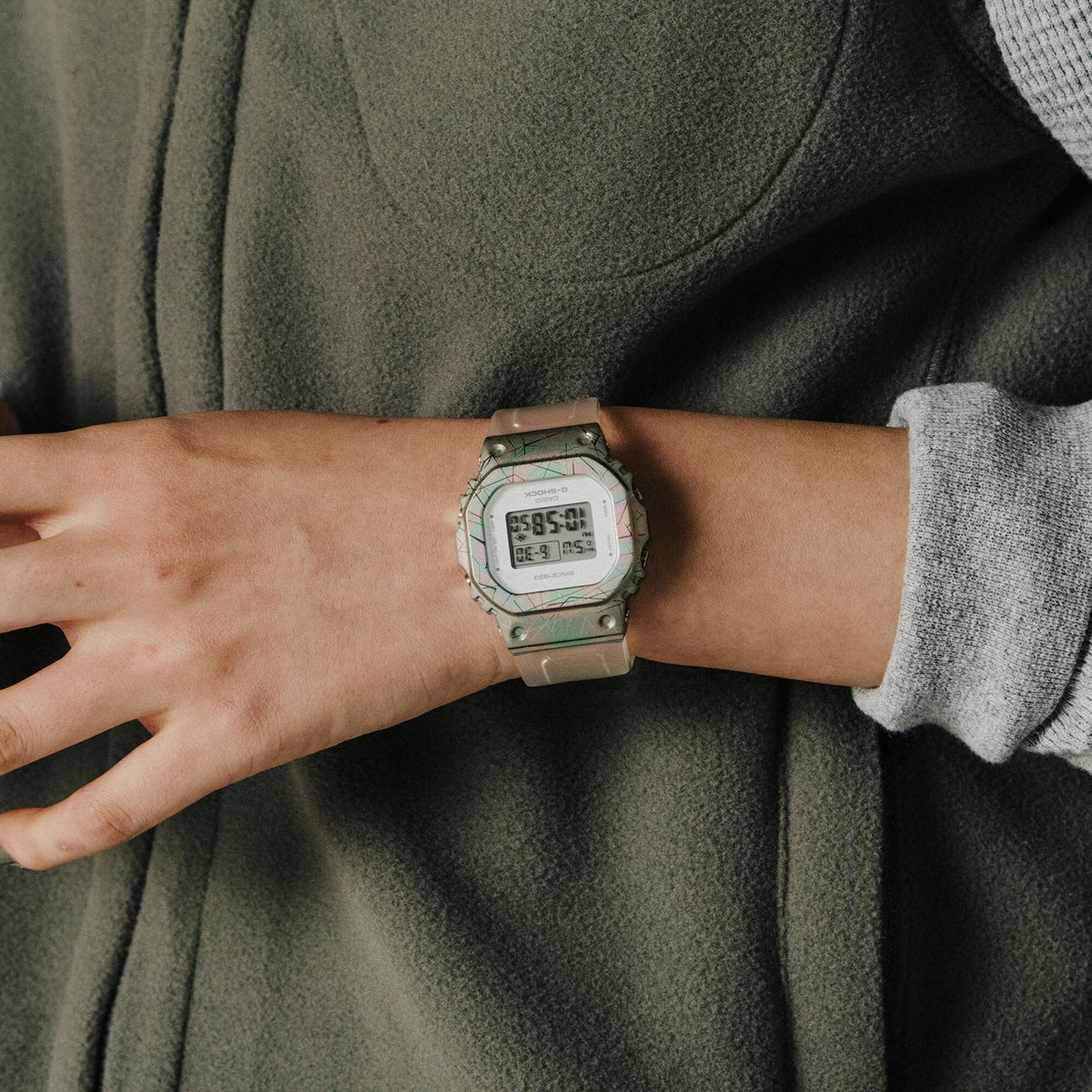 Casio G-Shock GM-S5640GEM-7 Damenuhr Weiß Mehrfarbig