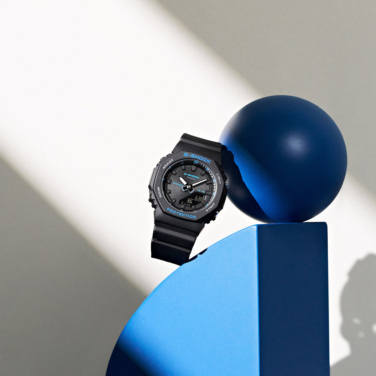 Casio G-Shock GMA-P2100BA-1A Damenuhr Schwarz Blau