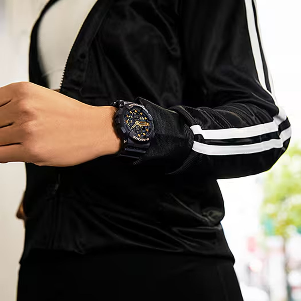 Casio G-Shock Damenuhr GMA-S140M-1A Schwarz Gold