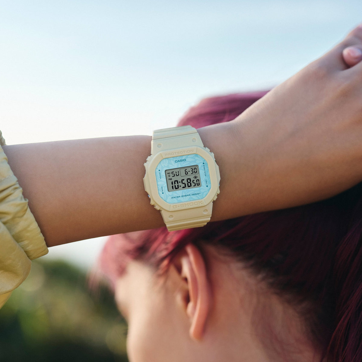 Casio G-Shock GMD-S5600NC-9 Damenuhr Beige Blau