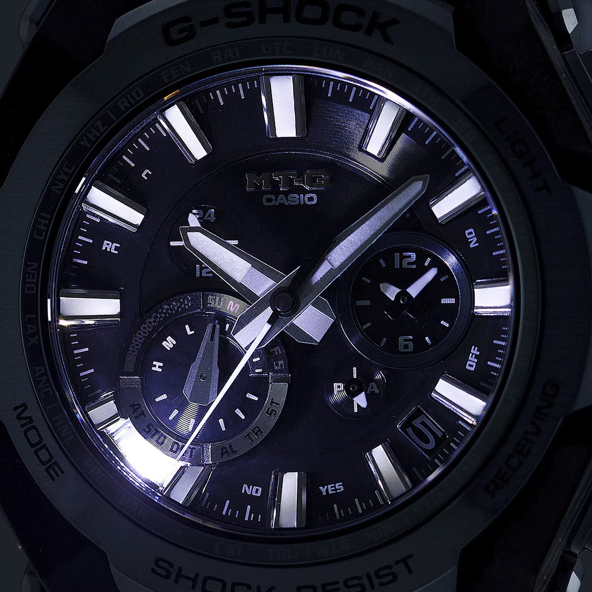 Montre Casio G-Shock MTG-B4000B-1A2 Solaire Radio-piloté