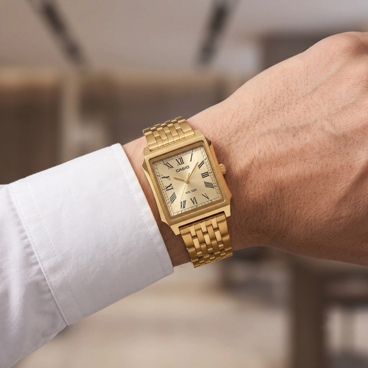 Casio Uhr Timeless MTP-B190G-9BV Rechteckig Römische Ziffern Goldfarben