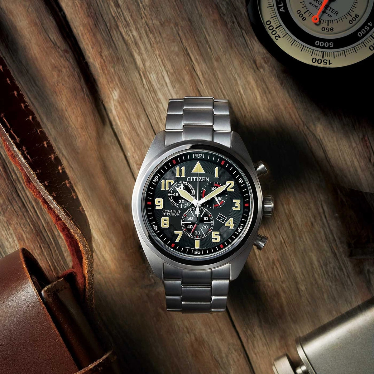 Montre Citizen AT2480-81E Chronographe Eco-Drive 43.5mm Super Titanium Noir Homme