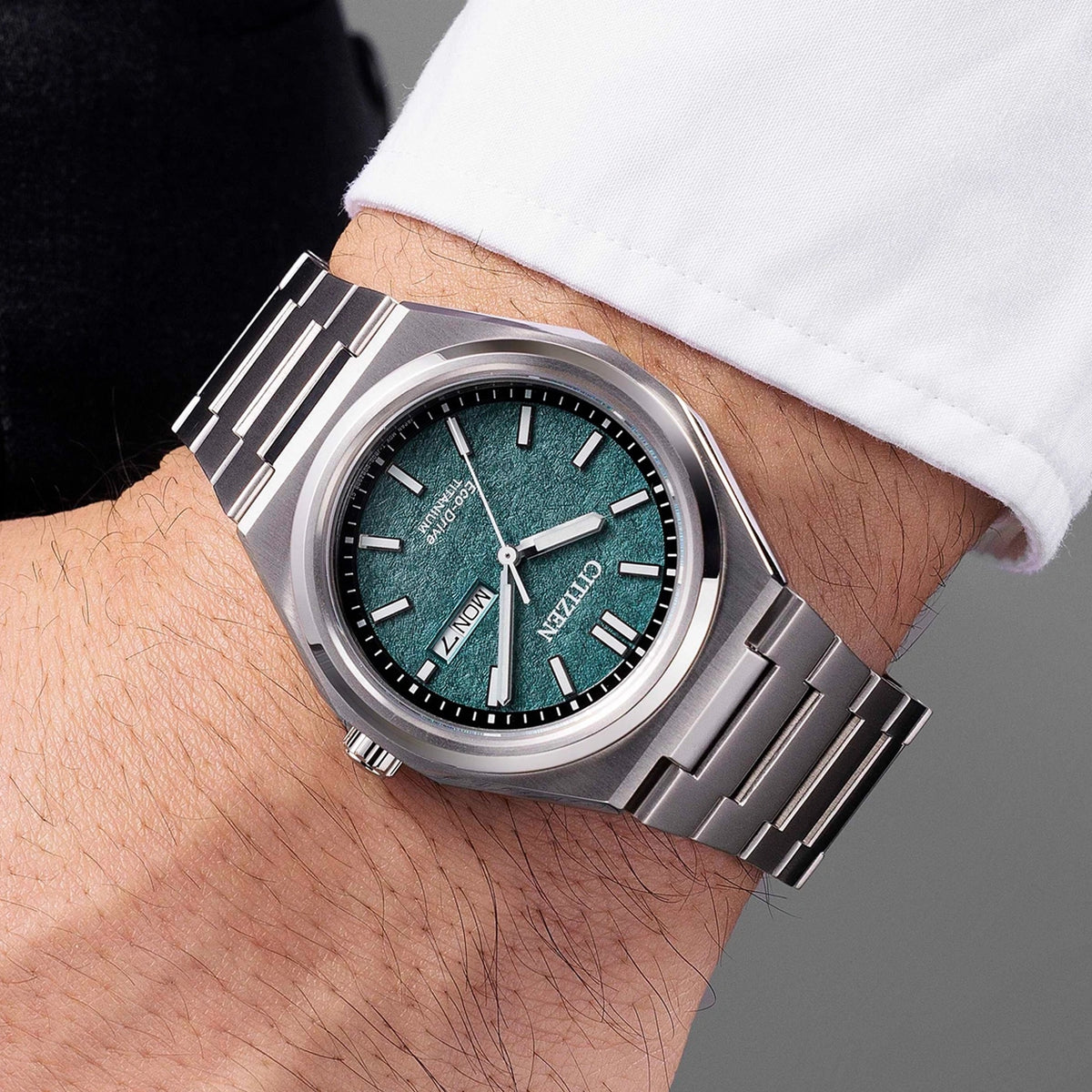 Montre Citizen AW0130-85XC Eco-Drive 39.5mm Super Titanium Vert Homme