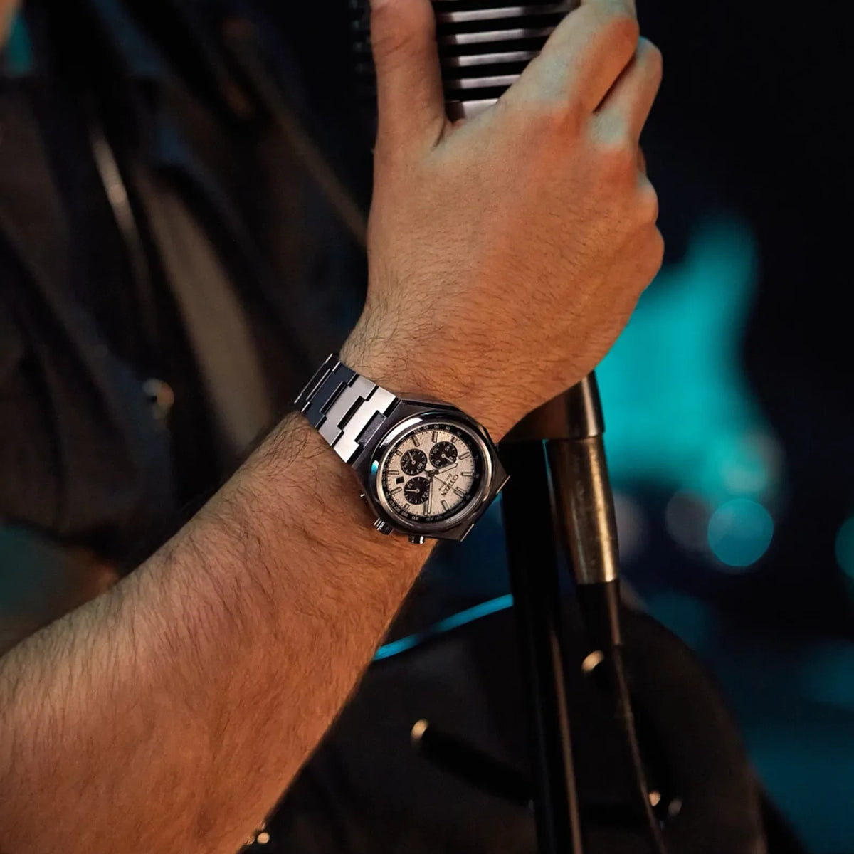 Montre Citizen CA4610-85A Chronographe Eco-Drive 42.5mm Super Titanium Argenté Homme