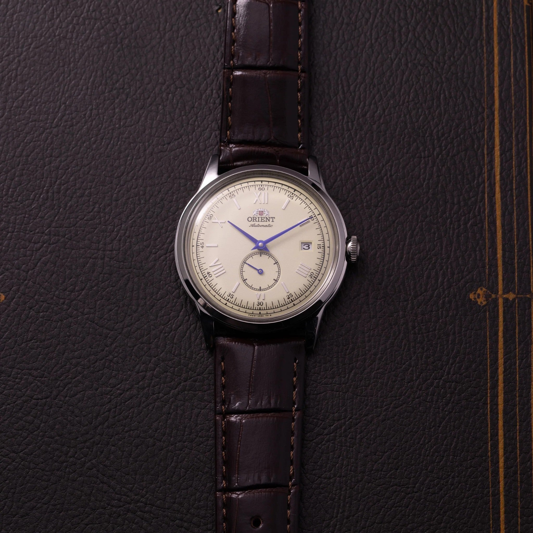 Montre Orient Bambino RA-AP0105Y30B Petite seconde Beige Automatique