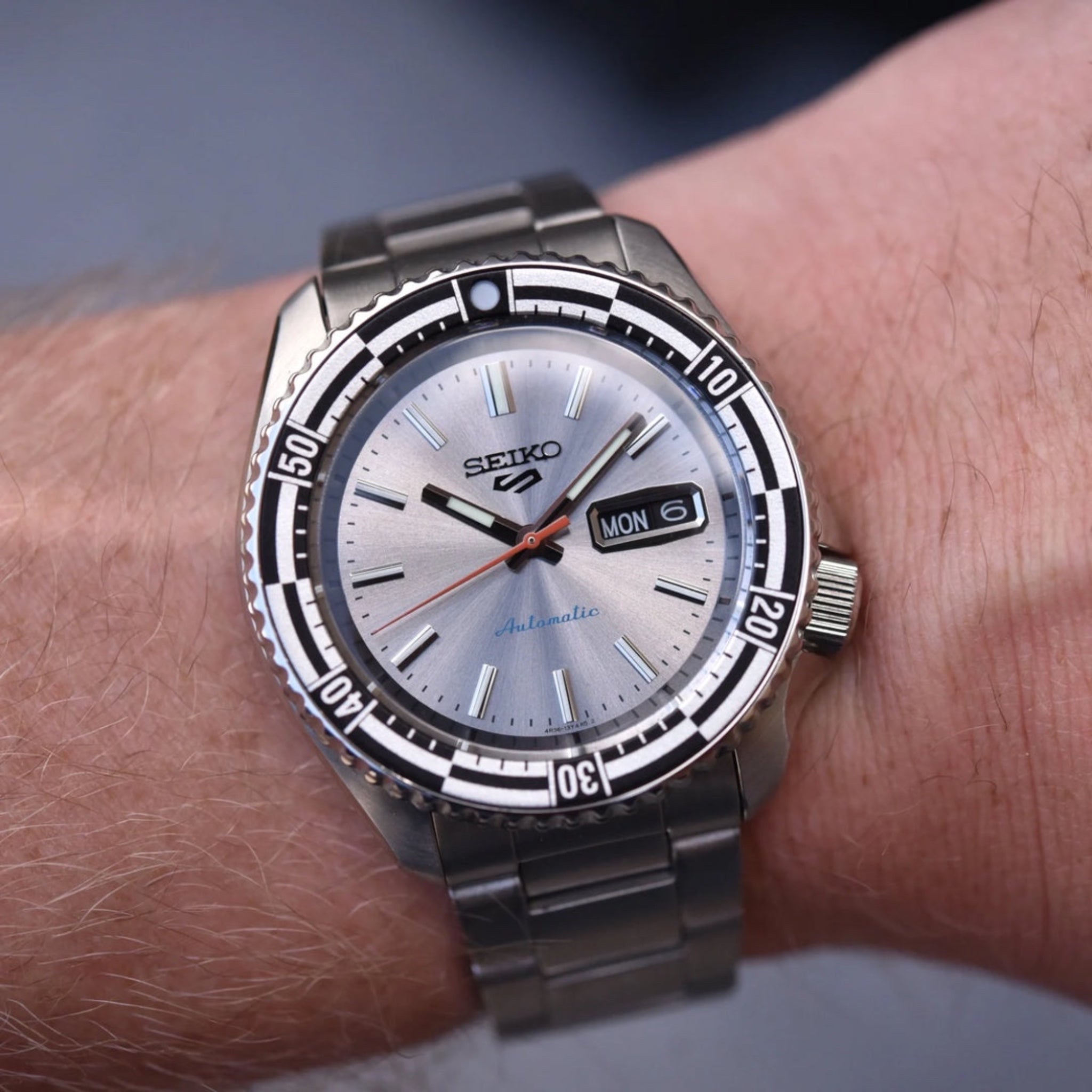 Montre Automatique Homme Seiko 5 Sports SRPK09K1 Édition Spéciale 55e Anniversaire New Rally Diver Argenté