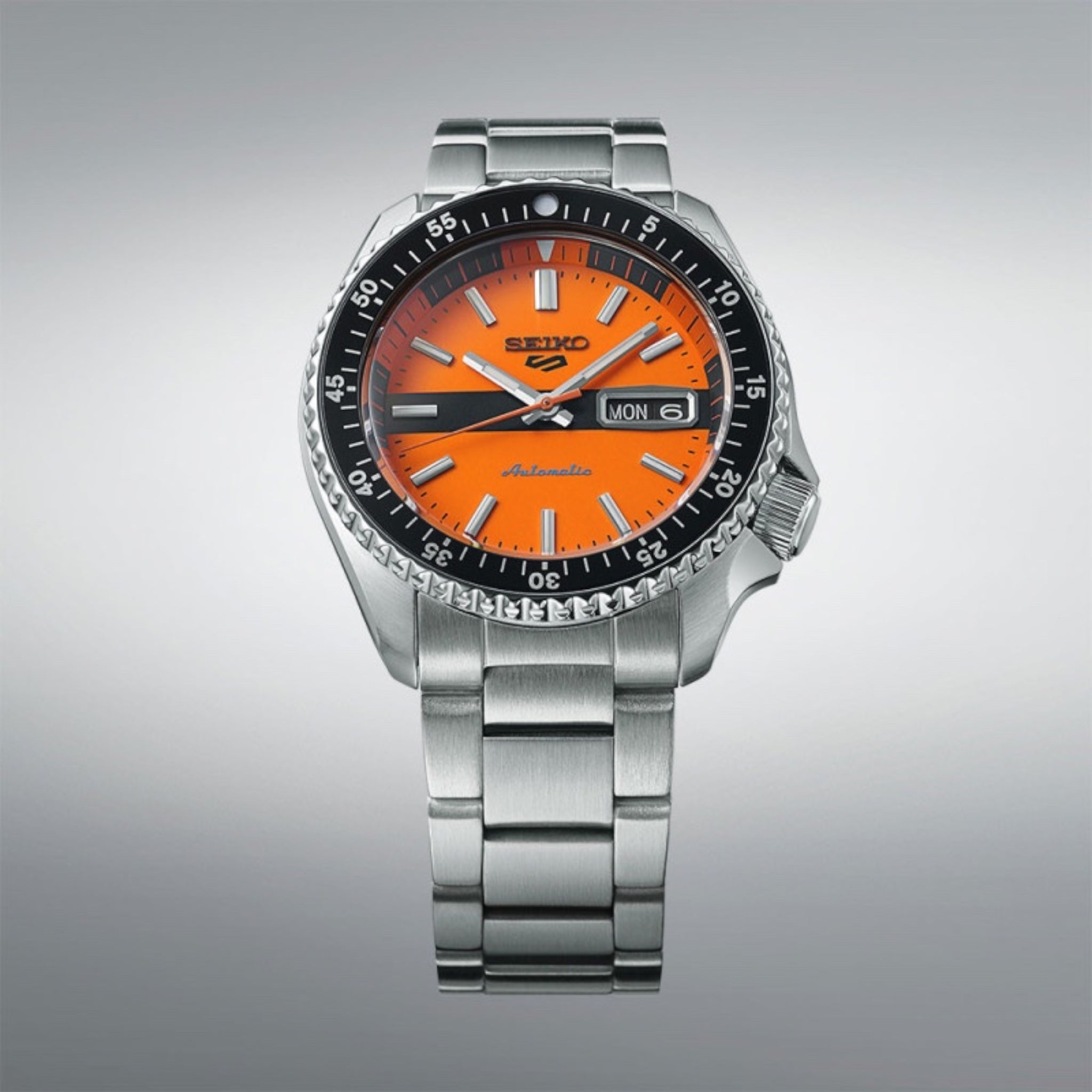 Montre Automatique Homme Seiko 5 Sports SRPK11K1 Édition Spéciale 55e Anniversaire Double Hurricane Noir Orange
