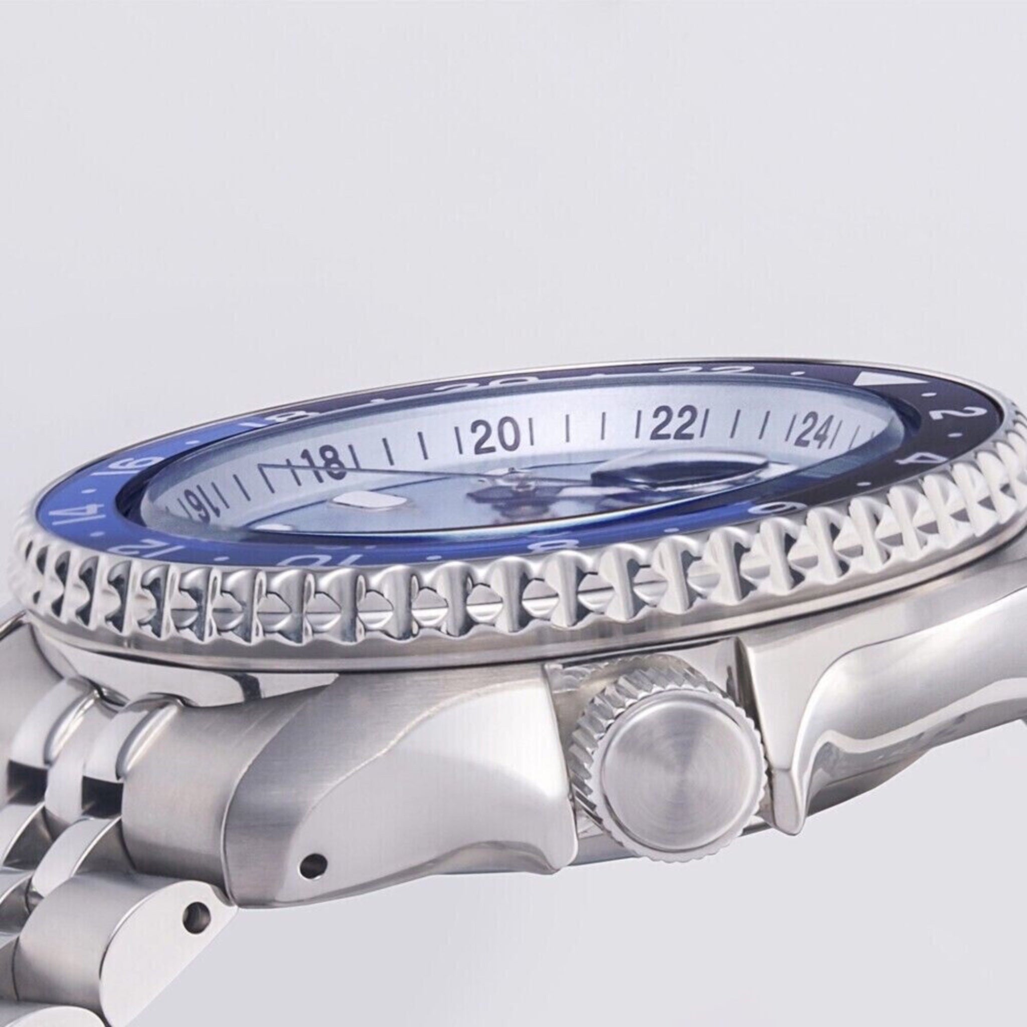 Seiko 5 Sports GMT SSK029K1 Herren-Automatikuhr in limitierter Auflage, eisblau