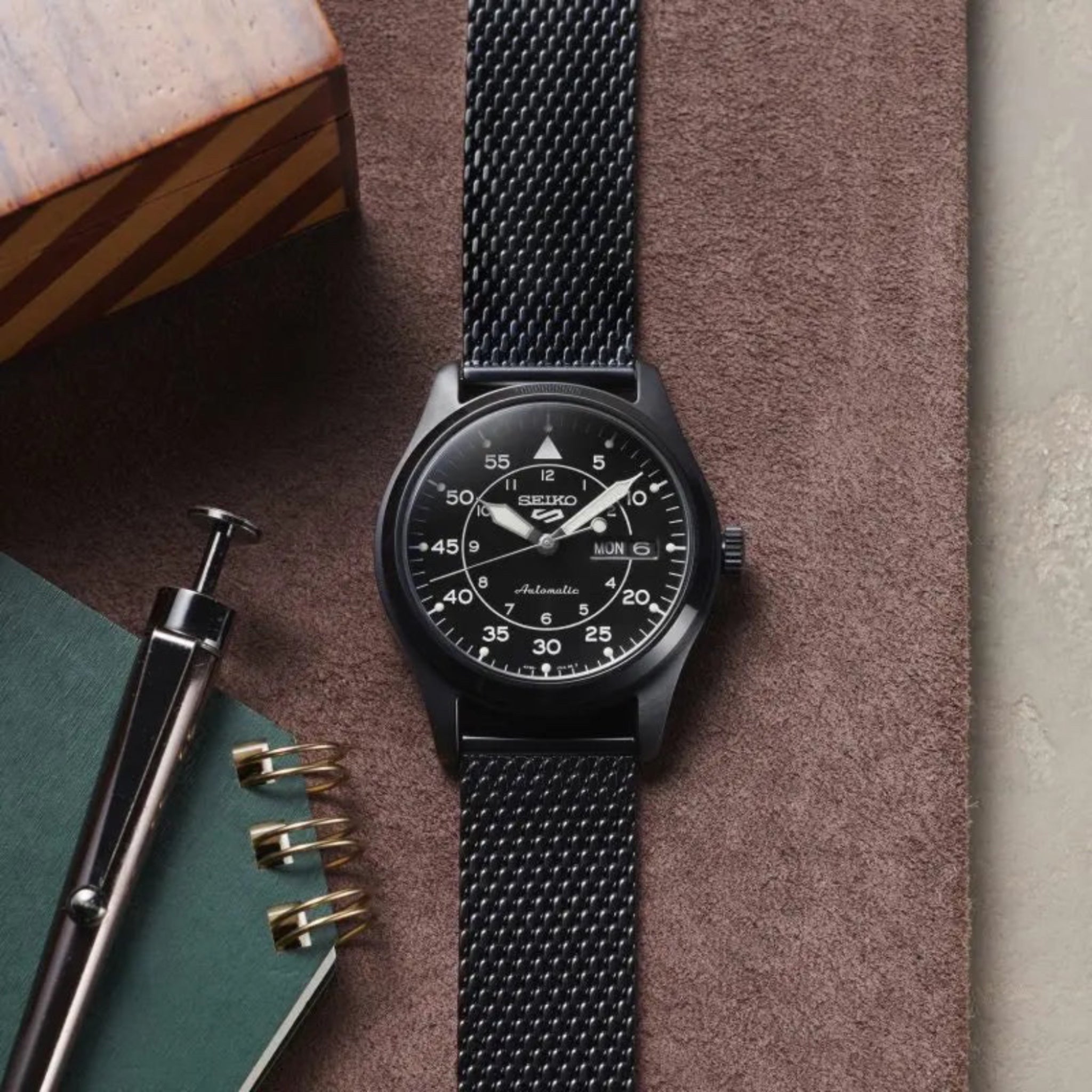 Montre Automatique Homme Seiko 5 Sports SRPH25K1 Flieger Noir Bracelet Maille Acier