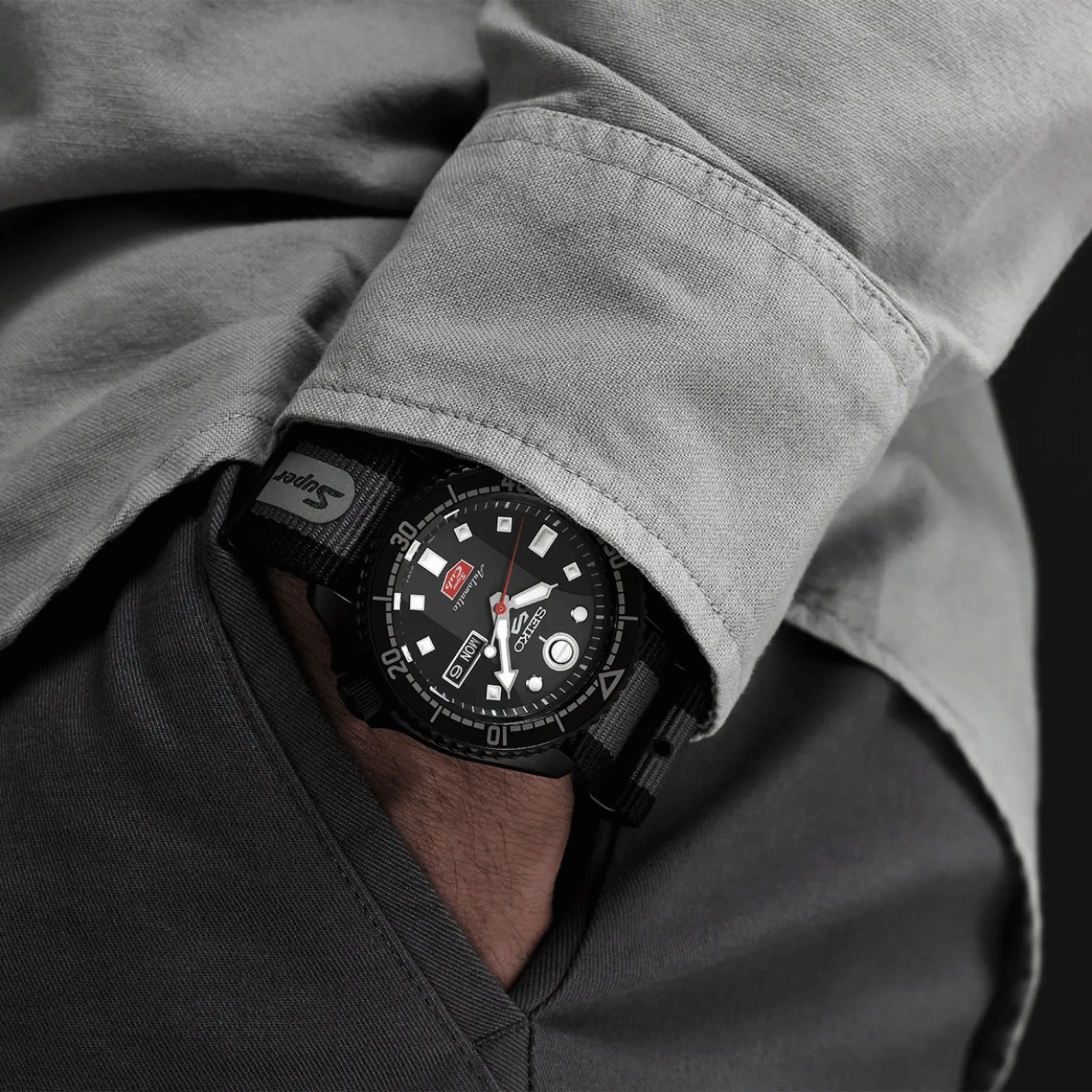 Montre Automatique Homme Seiko 5 Sports SRPJ75K1 Édition Limitée Honda Super Cub Noir