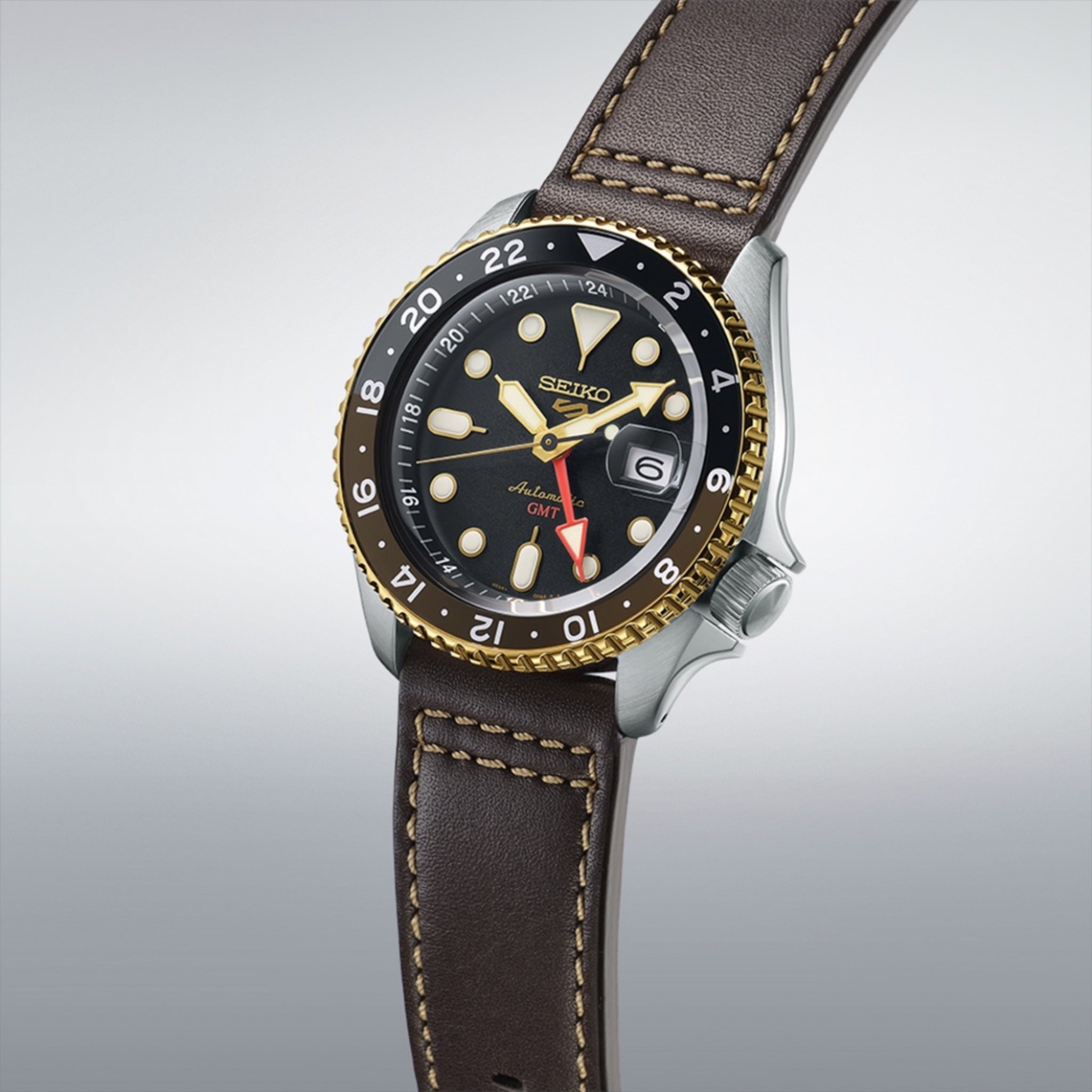 Seiko 5 Sports GMT SSK036K1 Herren-Automatikuhr mit schwarzem und goldenem Lederarmband