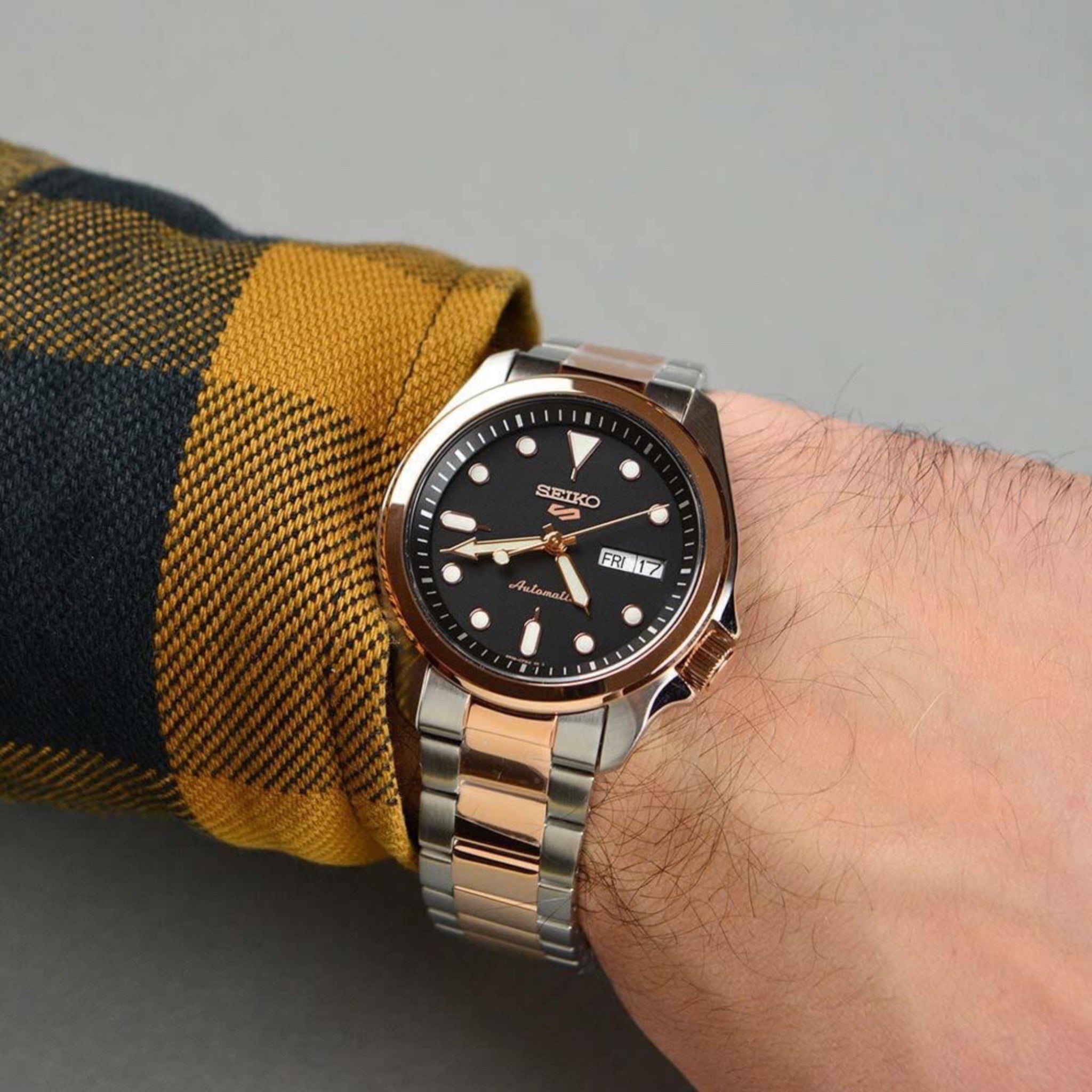 Montre Automatique Homme Seiko 5 Sports SRPE58K1 Noir Or Rose Bracelet Acier