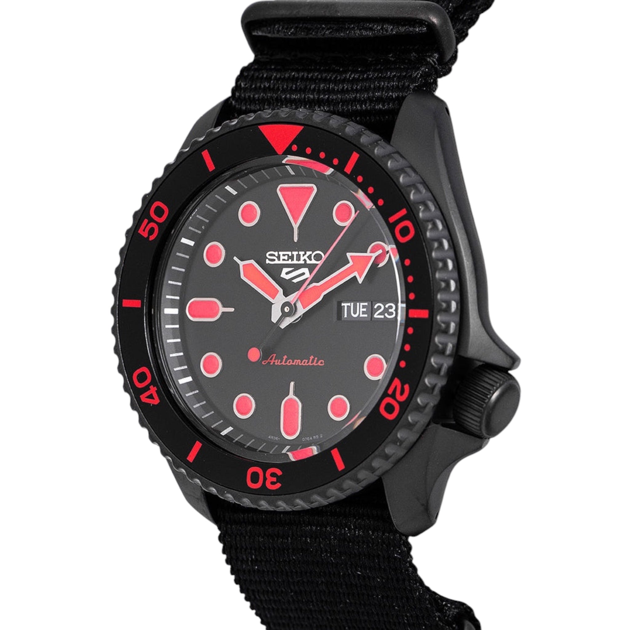 Montre Automatique Homme Seiko 5 Sports SRPD83K1 Street Noir Rouge Bracelet Nylon NATO