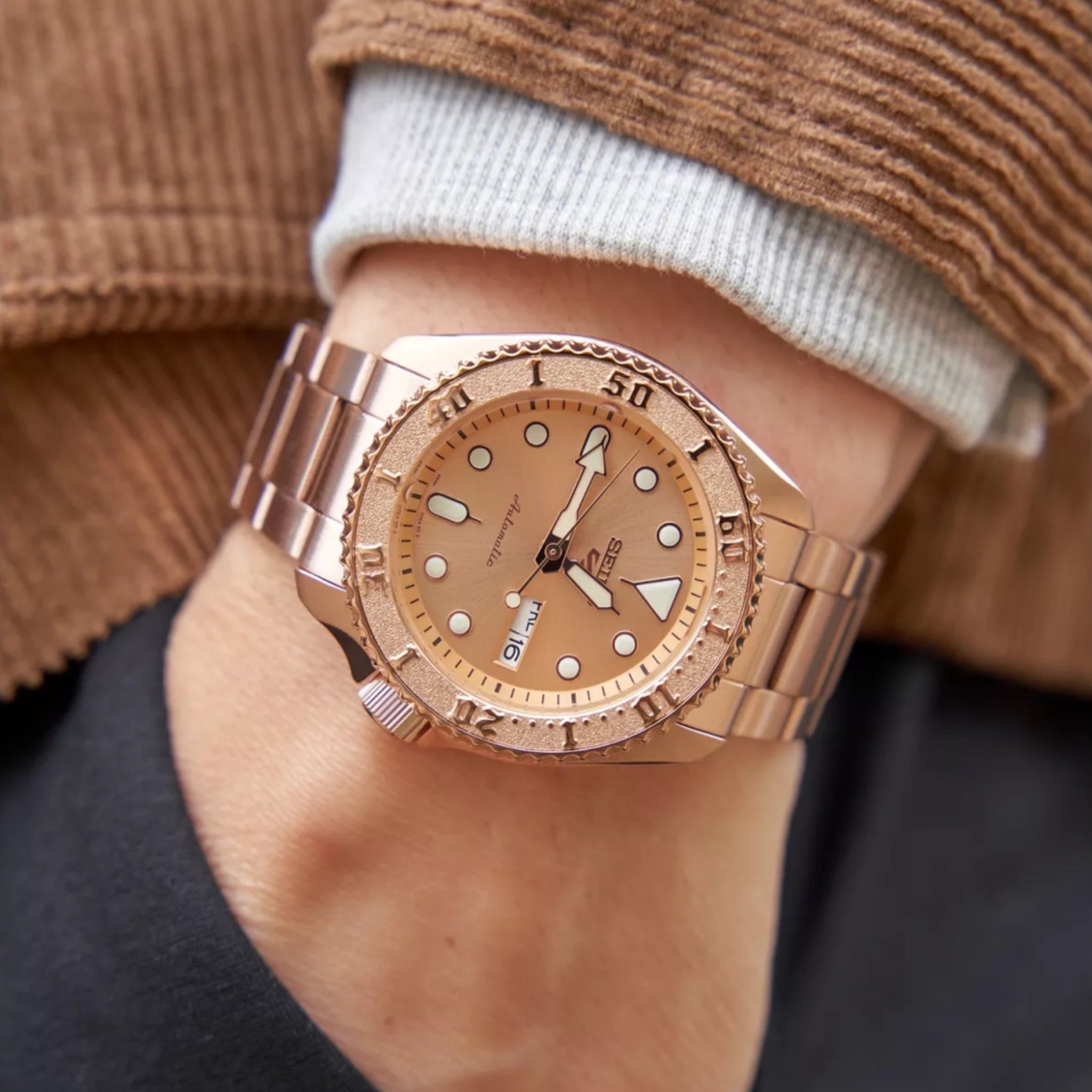 Montre Automatique Homme Seiko 5 Sports SRPE72K1 Or Rose Bracelet Acier