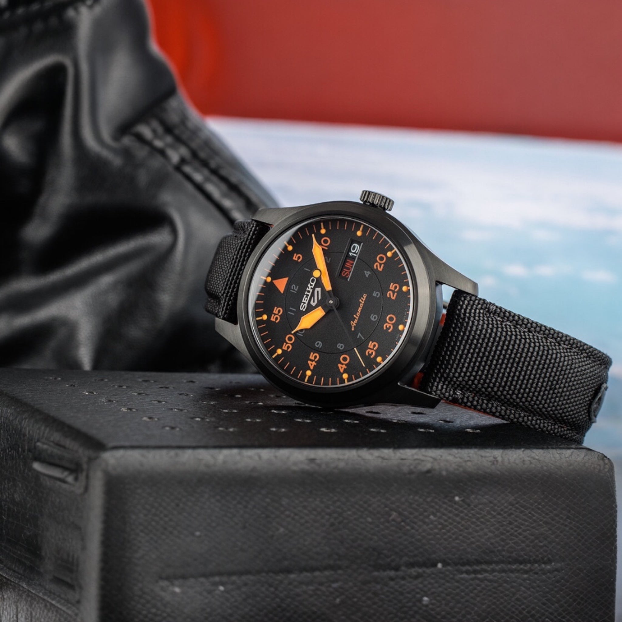 Montre Automatique Homme Seiko 5 Sports SRPH33K1 Flieger Noir Orange Bracelet Nylon
