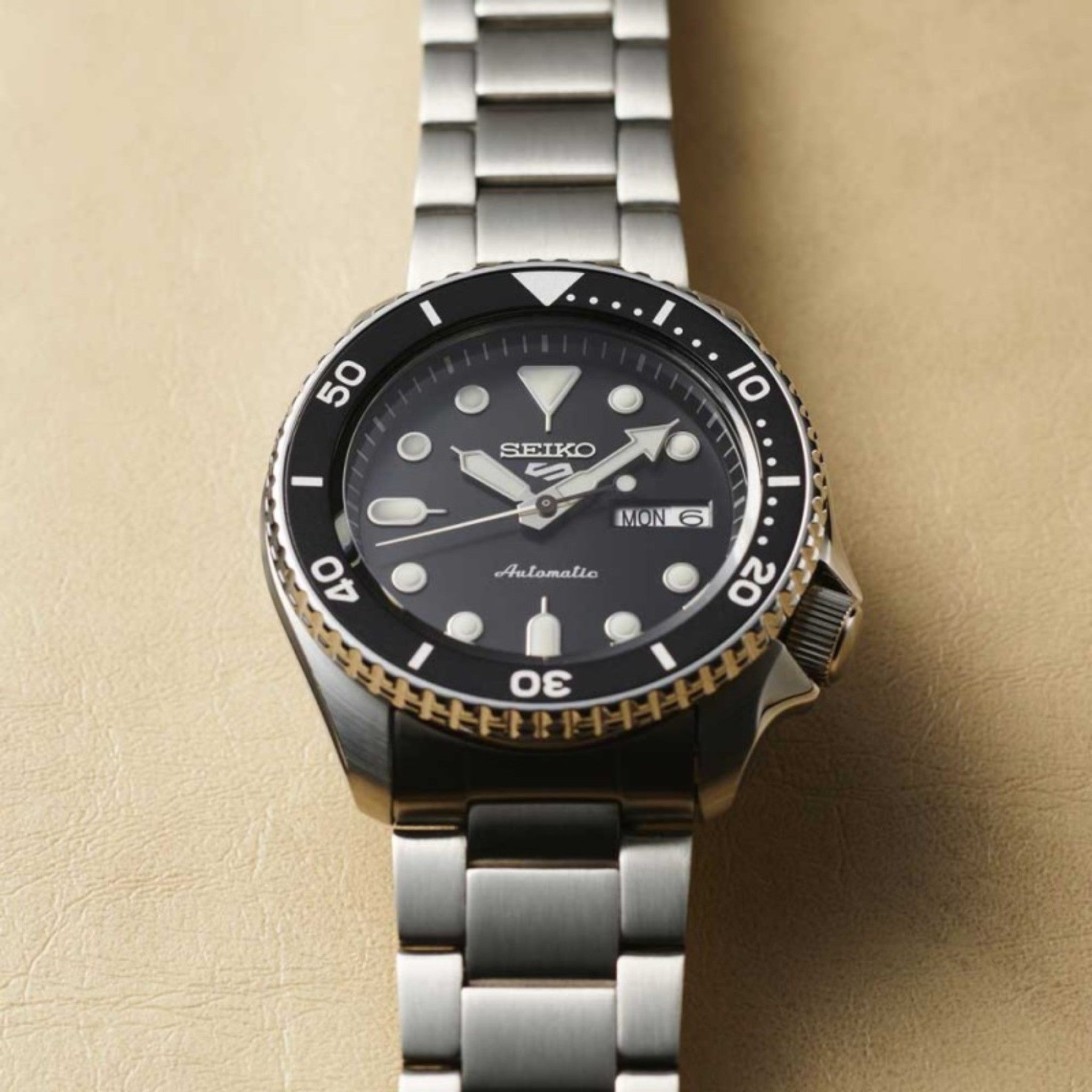 Seiko 5 Sports SRPD55K1 Schwarze Herren-Automatikuhr mit Stahlarmband