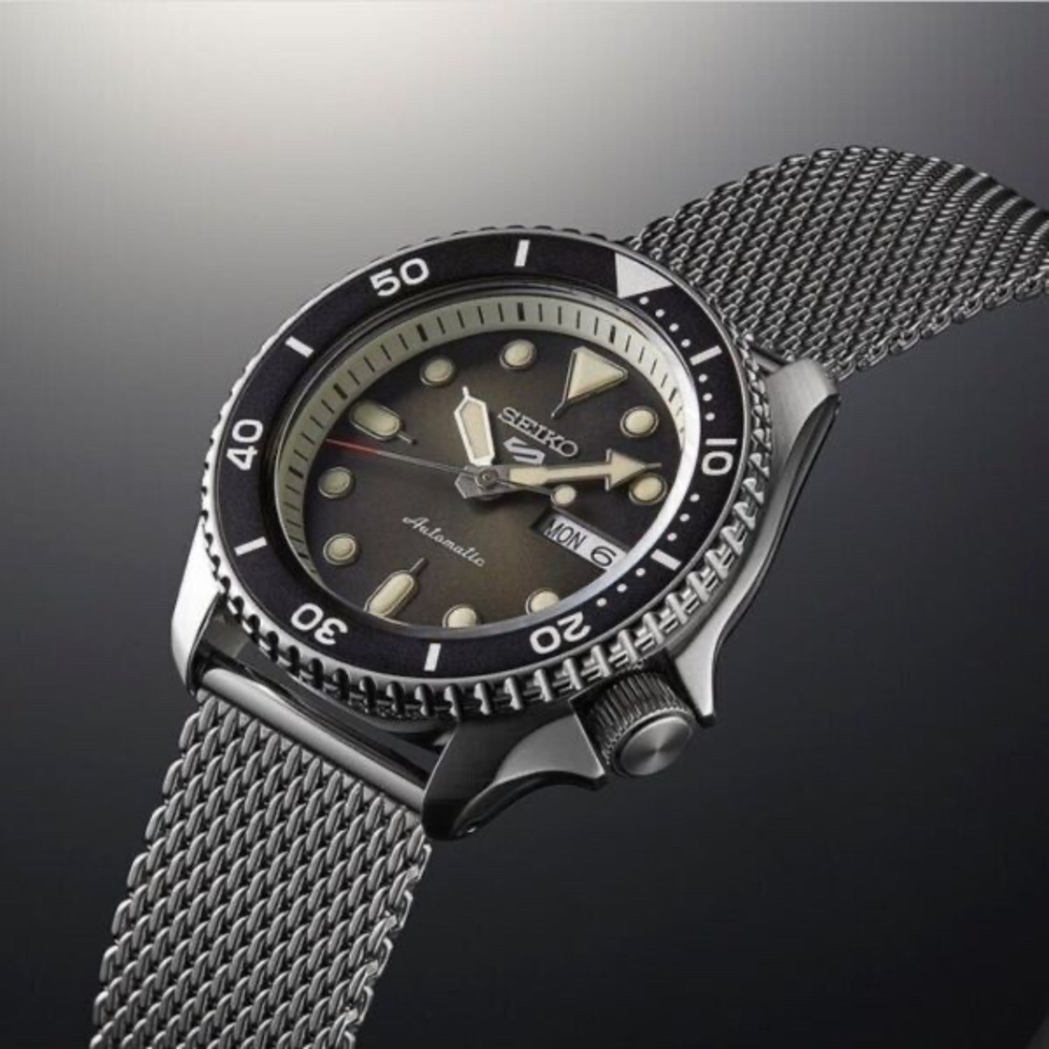 Montre Automatique Homme Seiko 5 Sports SRPD73K1 Suits Noir Bracelet Maille Acier