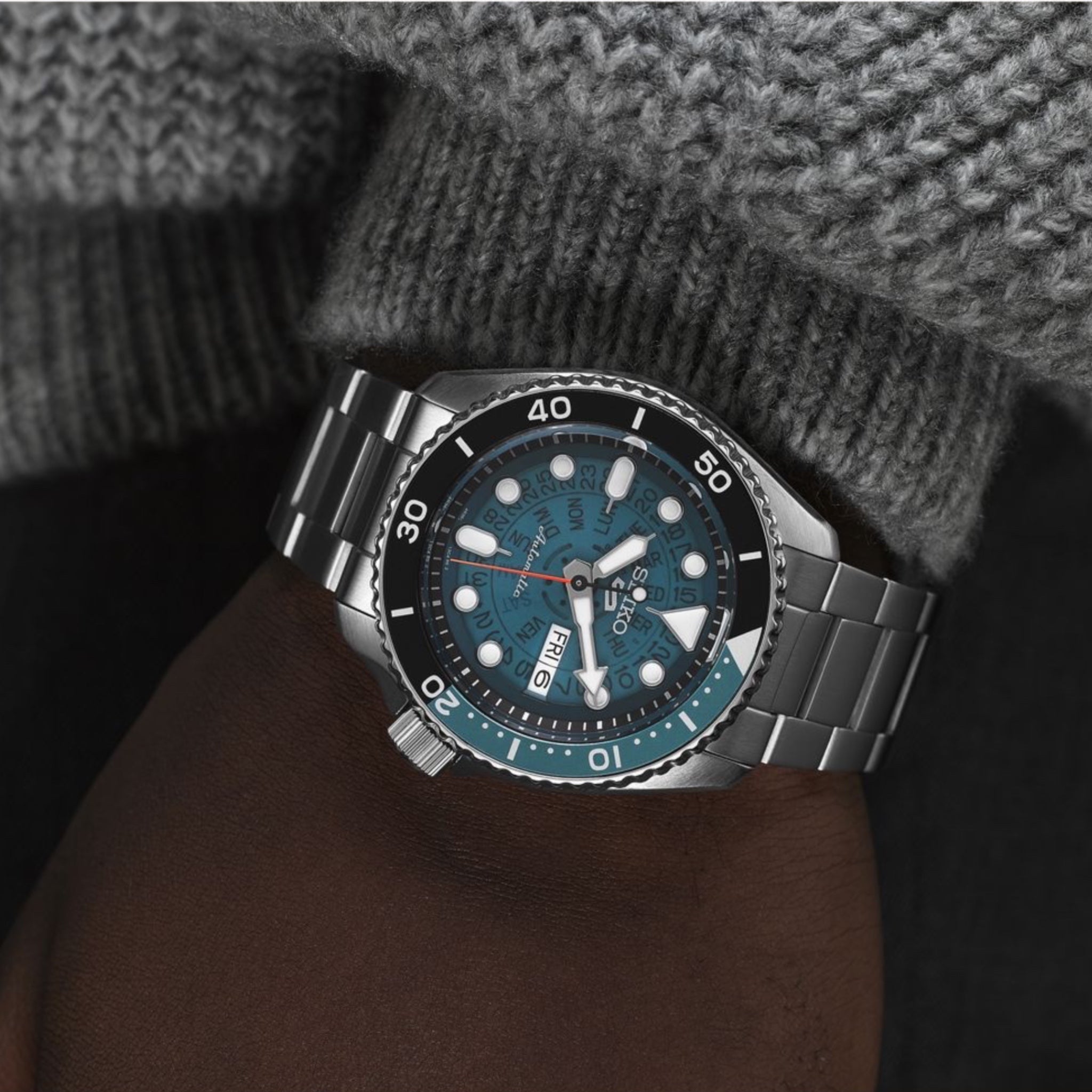 Montre Automatique Homme Seiko 5 Sports SRPJ45K1 Noir Bleu Cadran Transparent