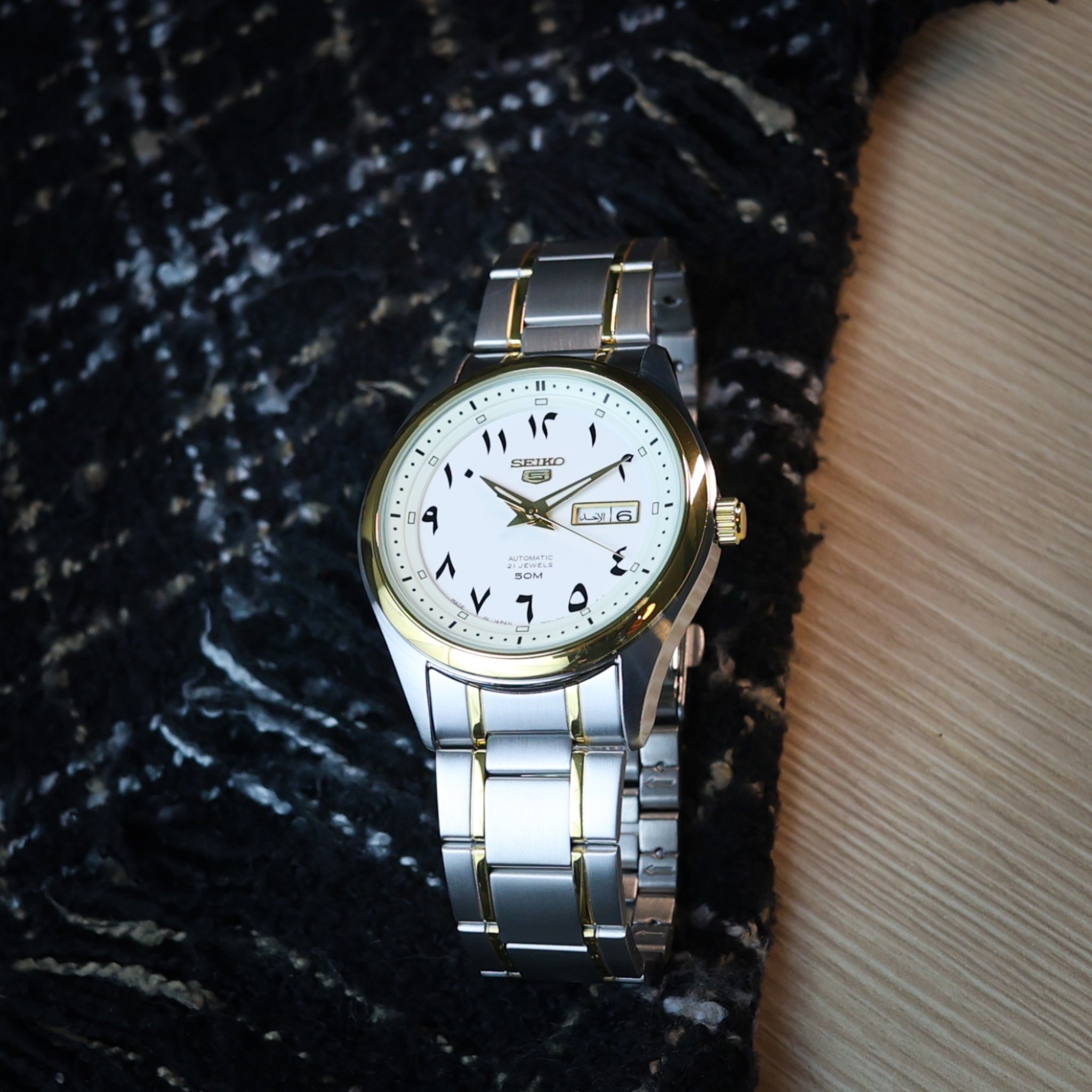 Seiko 5 SNKP22J1 42 mm Automatikuhr mit arabischem Zifferblatt