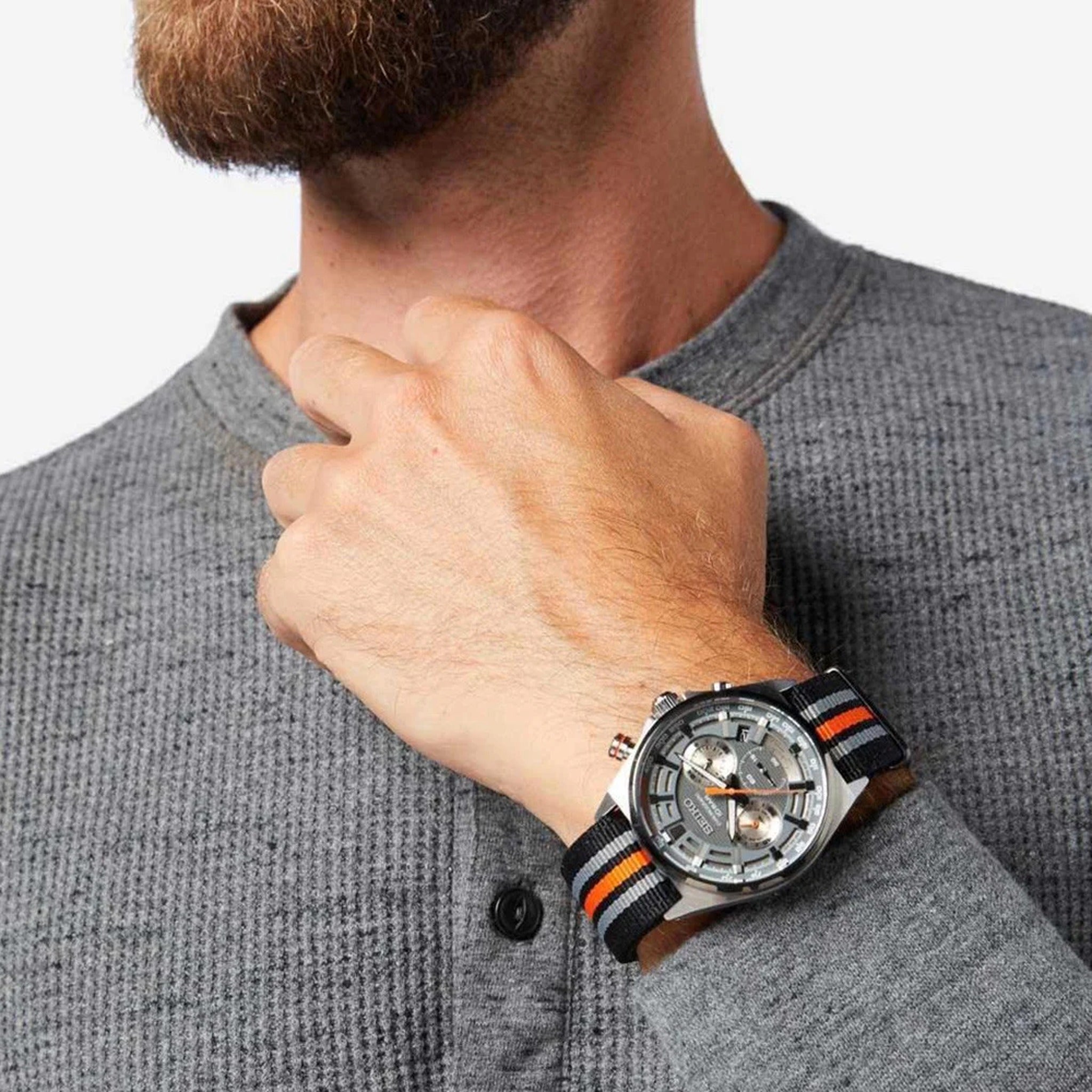 Montre Seiko Chronographe Racing Sports Homme Quartz SSB403P1 Noir Orange Gris