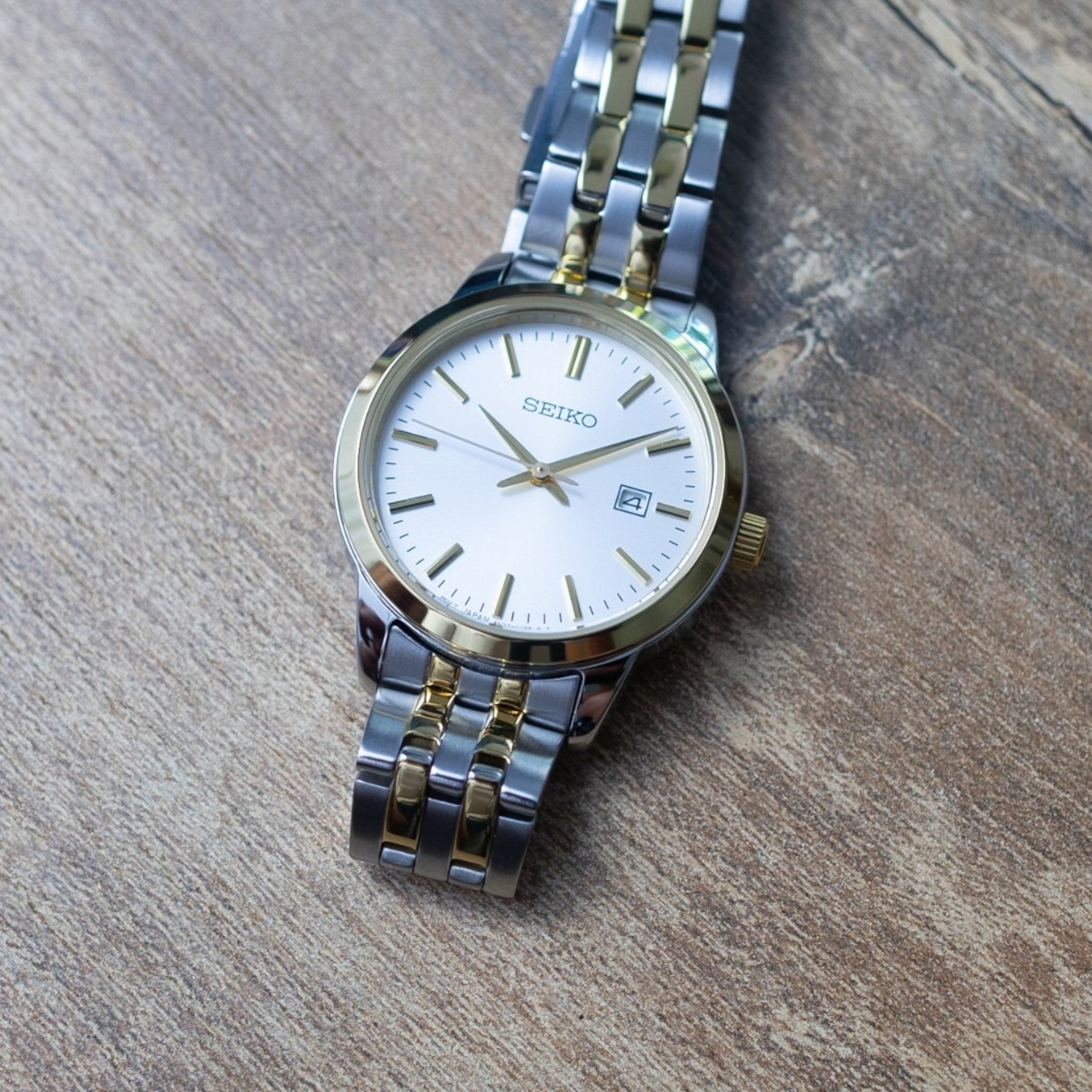 Seiko Classic Women's Watch SUR410P1 White Gold Quartz