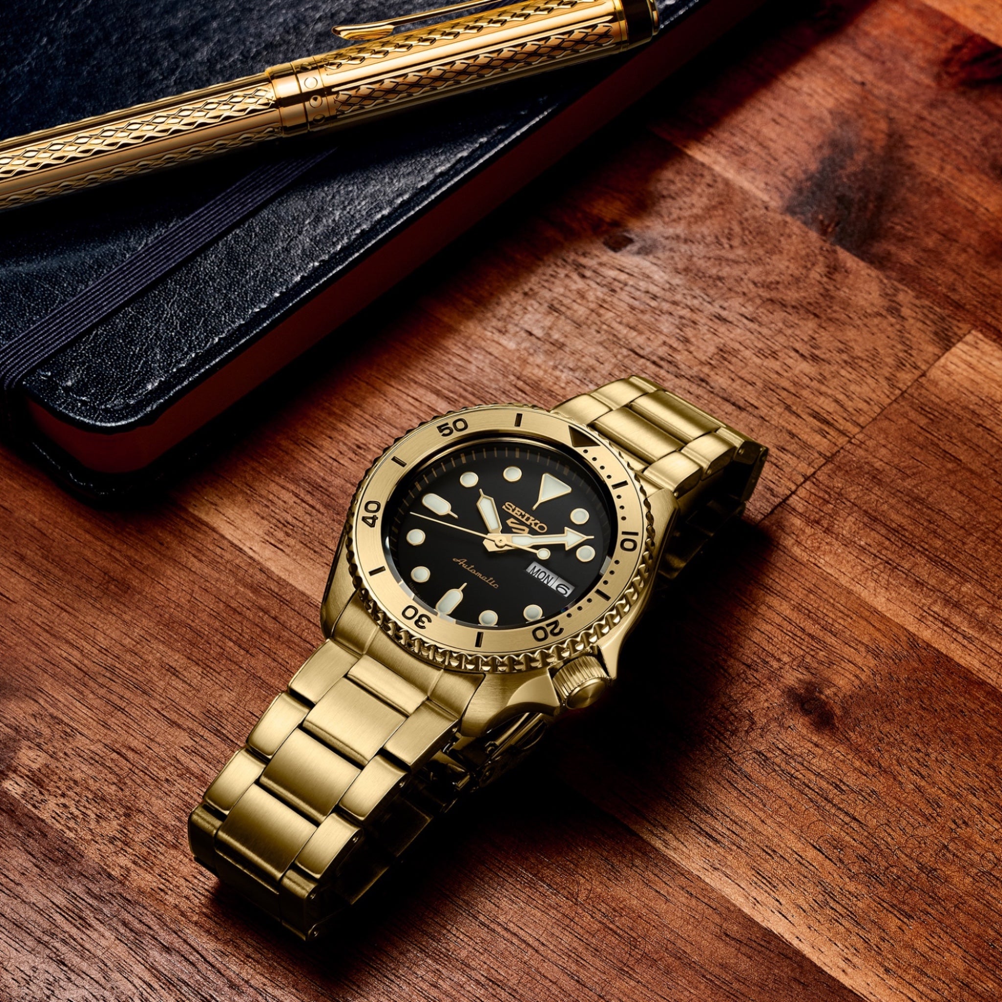 Montre Automatique Homme Seiko 5 Sports SRPK18 U.S. Special Creation Or Noir