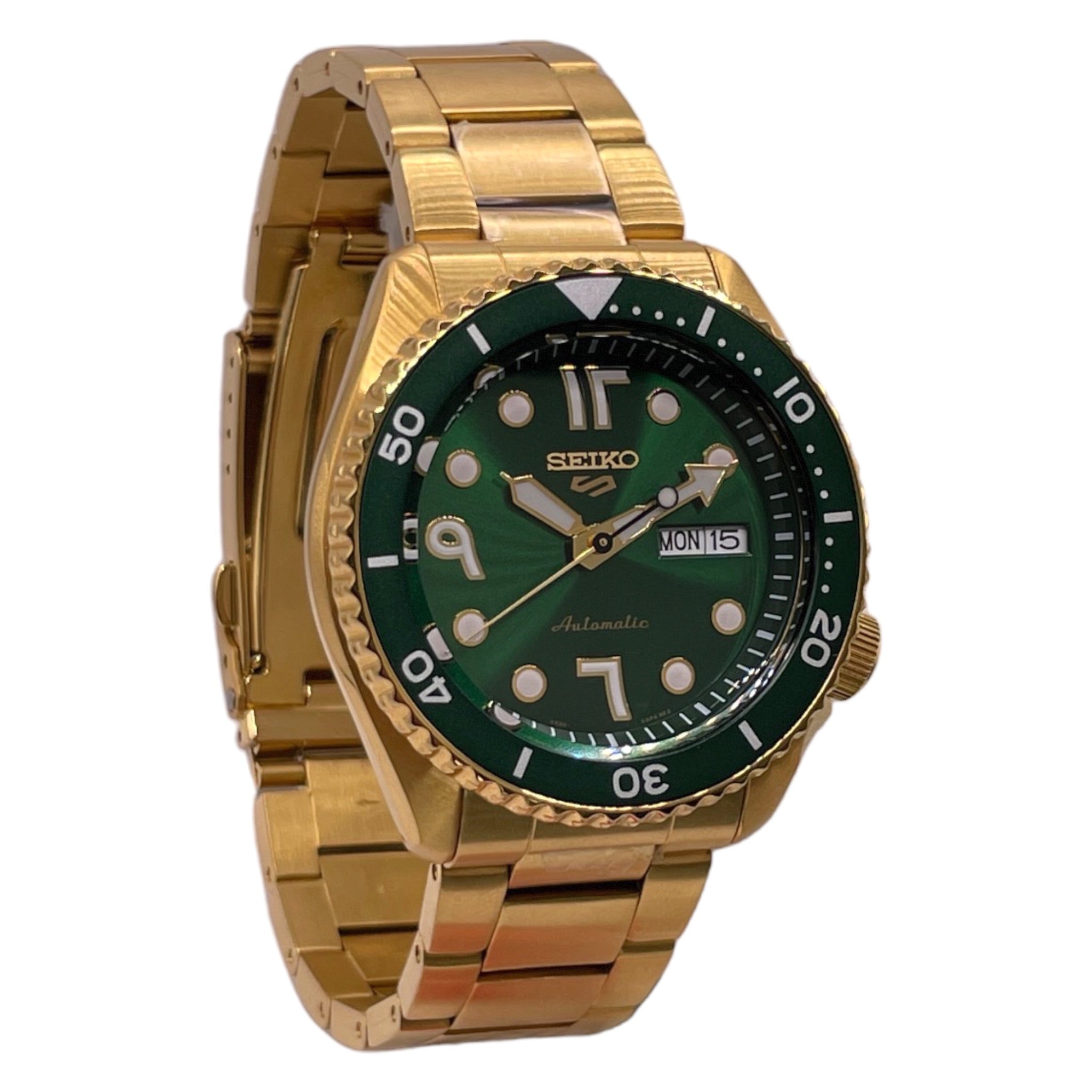 Montre Seiko dorée avec cadran vert de 40mm, chiffres arabes blancs, vue de côté