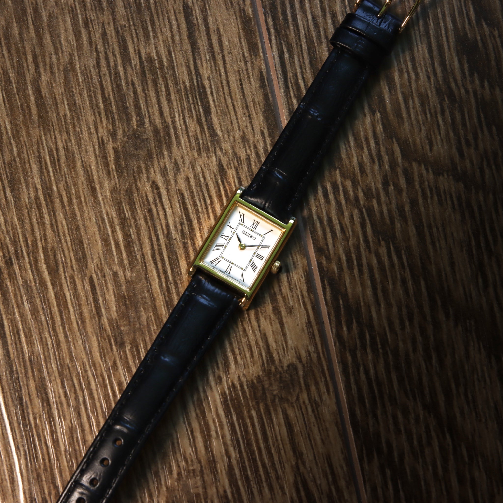 Seiko Essentials Women's Watch SWR054P1 Gold