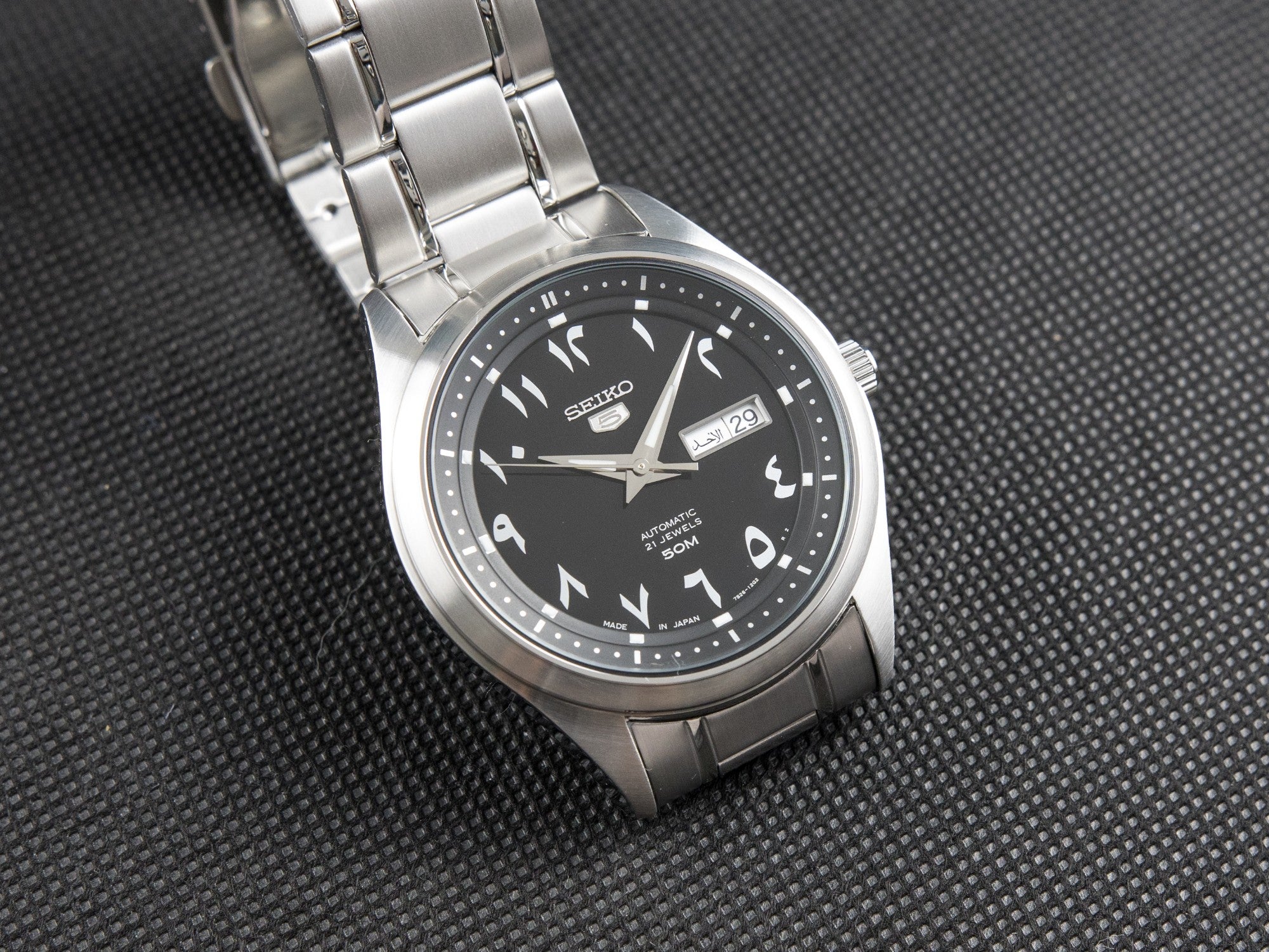 L'incontournable montre Seiko Arabic Dial SNKP21J1 42mm