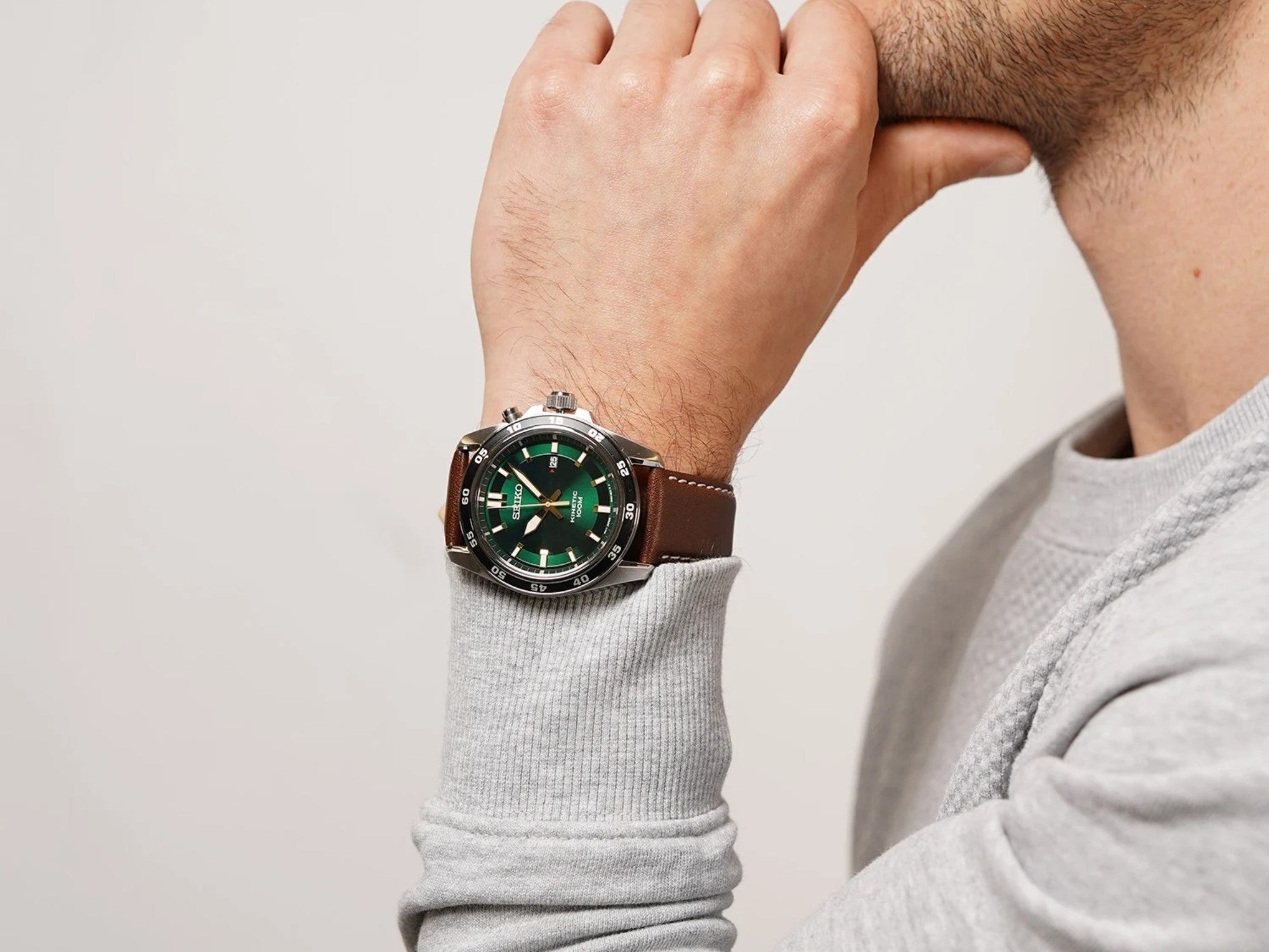 Tout savoir sur la Seiko SKA791P1 : une montre Kinetic au cadran vert