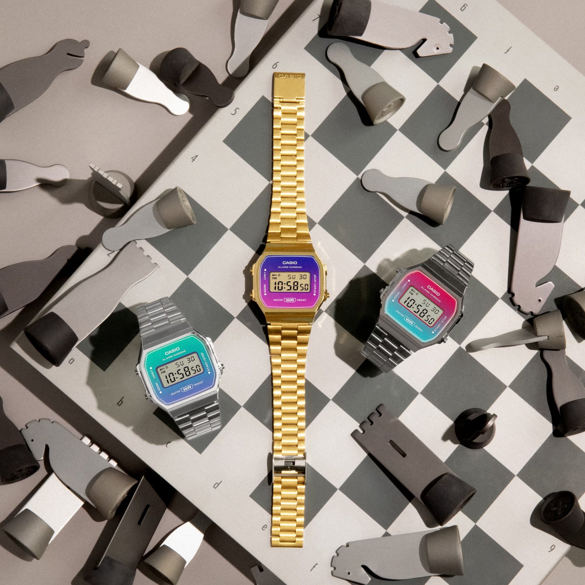Montre Casio Mixte Vintage A168WERB-2A Quartz Digitale Argent Multicolore