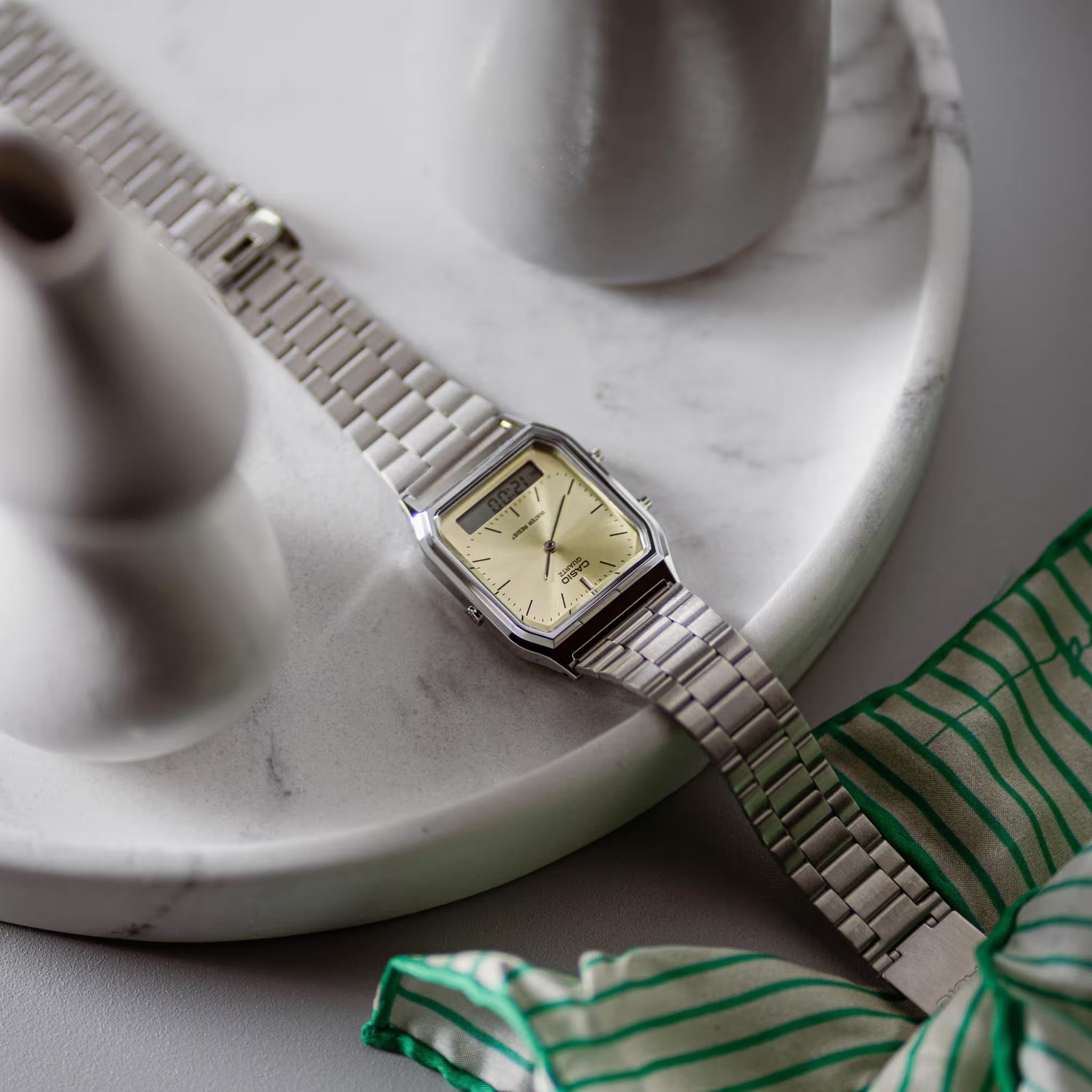 Montre Casio Mixte Vintage AQ-230A-9A Quartz Analogique / Digitale Argent Vert