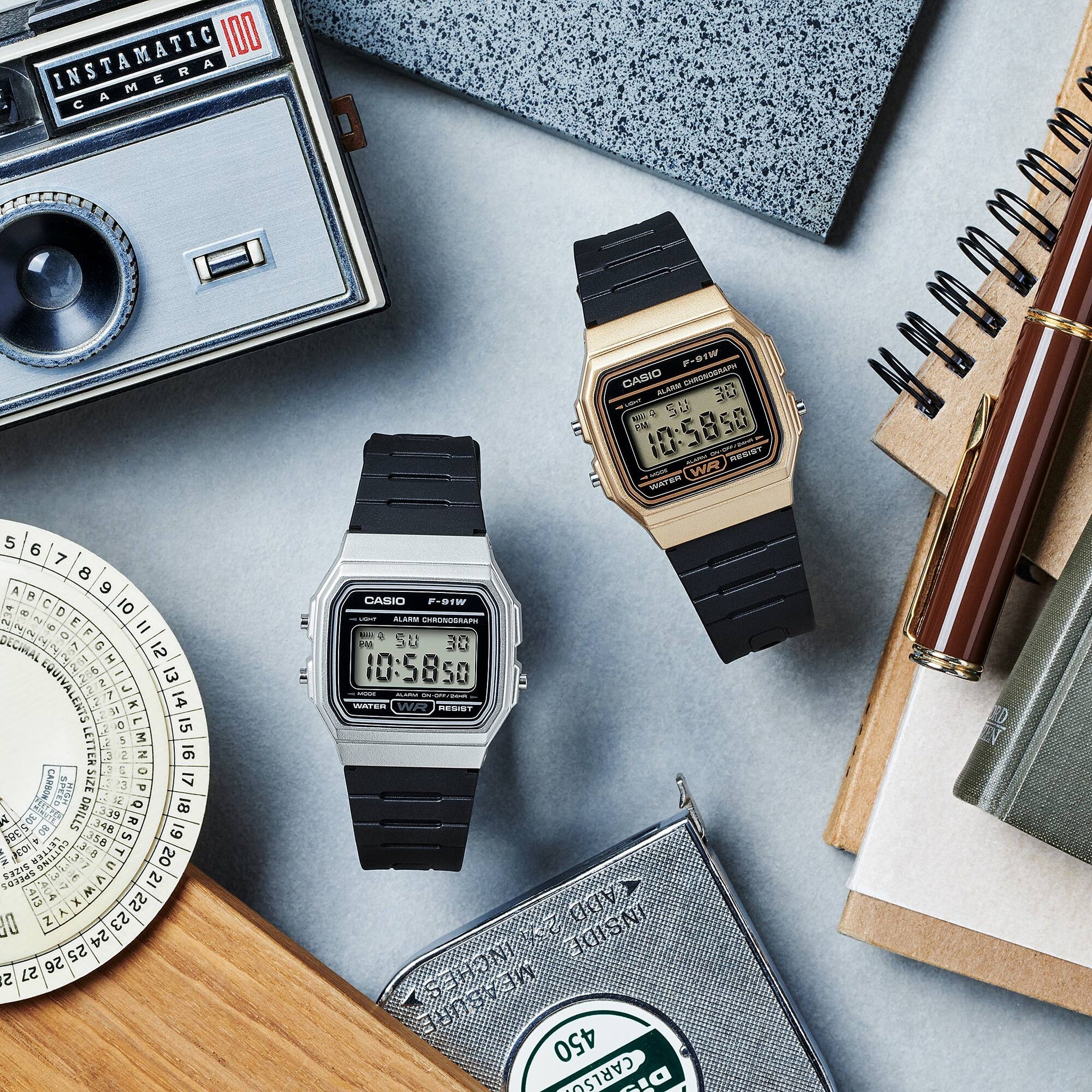 Casio Unisexuhr F-91WM-7A Quarz Digital Silber Schwarz