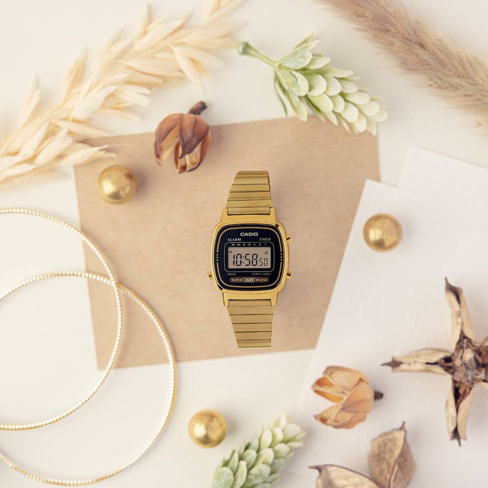 Montre Casio Femme Vintage LA670WGA-1D Quartz Digitale Doré Noir