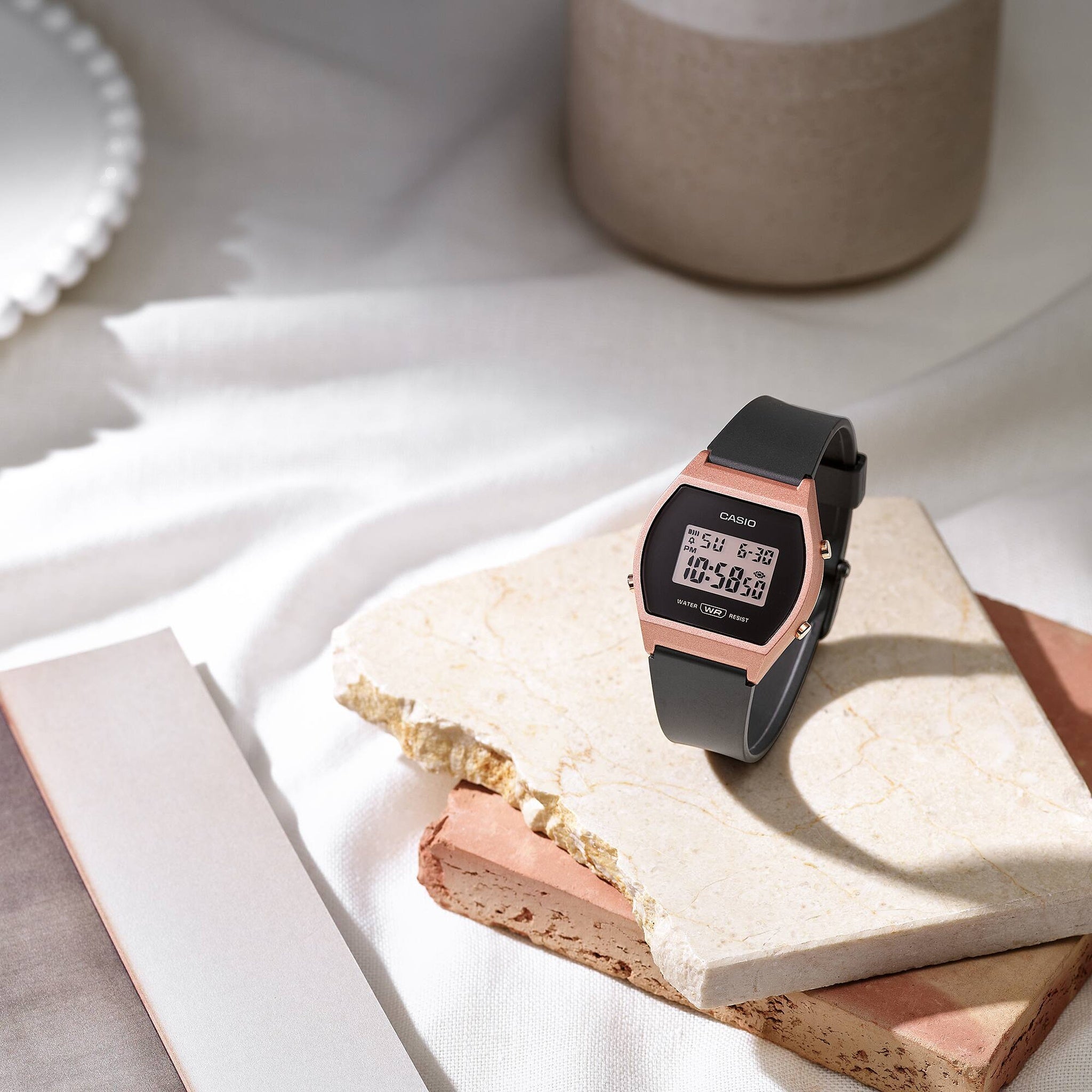 Montre Casio Femme LW-204-1A Quartz Digitale Rose